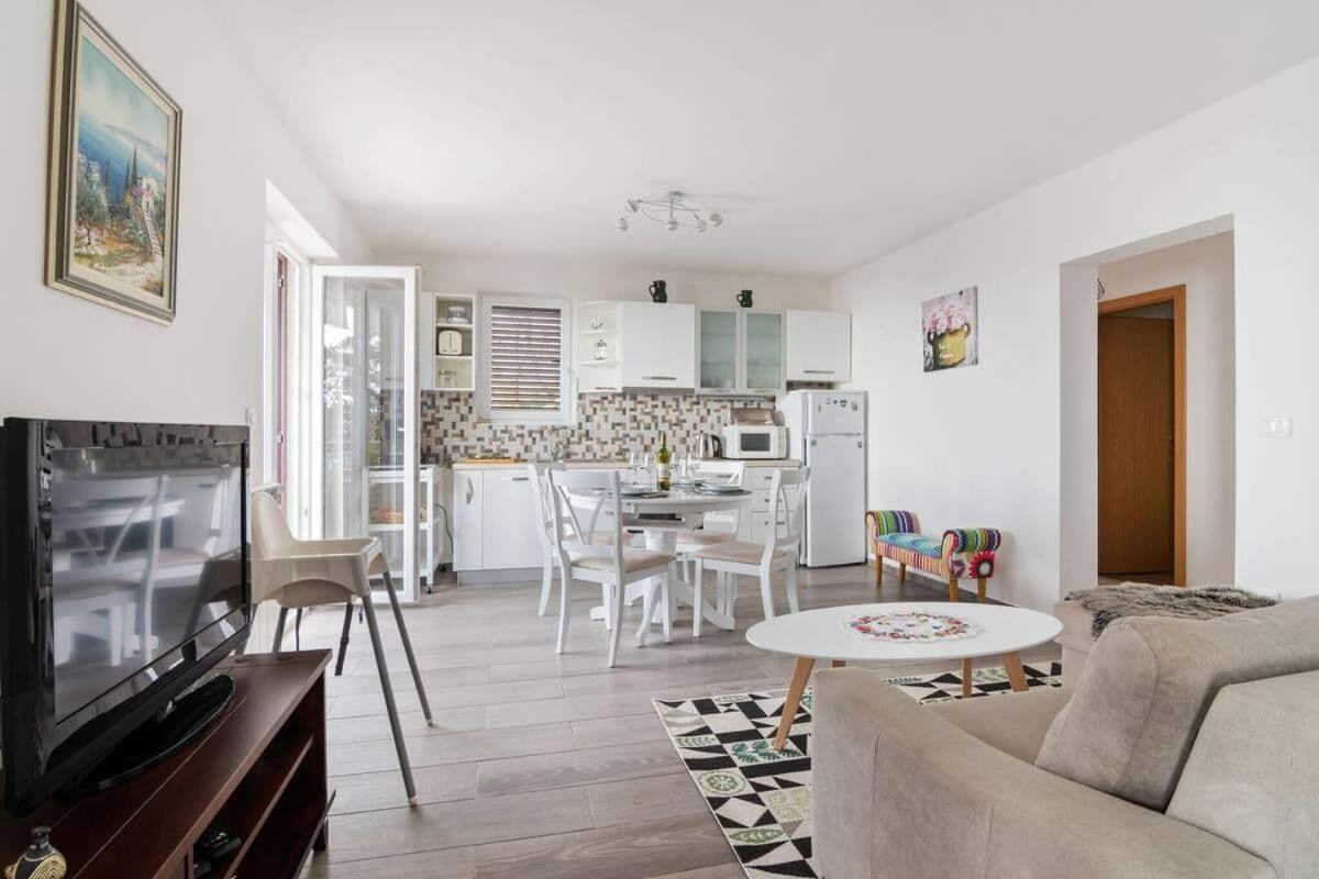 Villa Olivia view 5