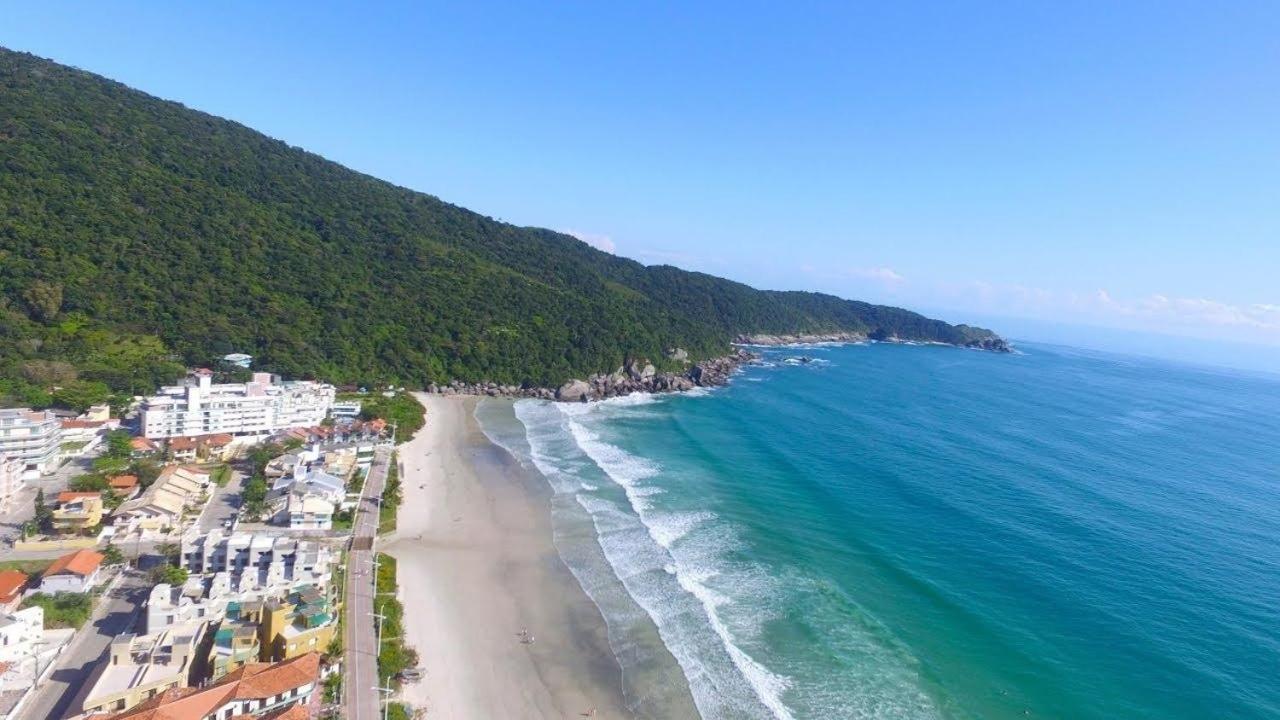 094M - Sobrado 02 dormitórios para até 06 pessoas à poucos metros do Mar em Bombinhas SC
