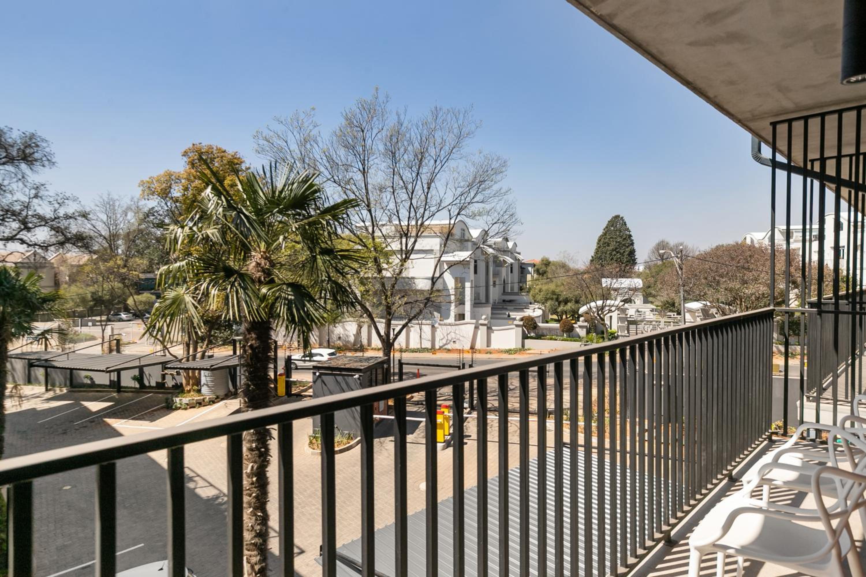 Hyde Park House Apartments photo 5