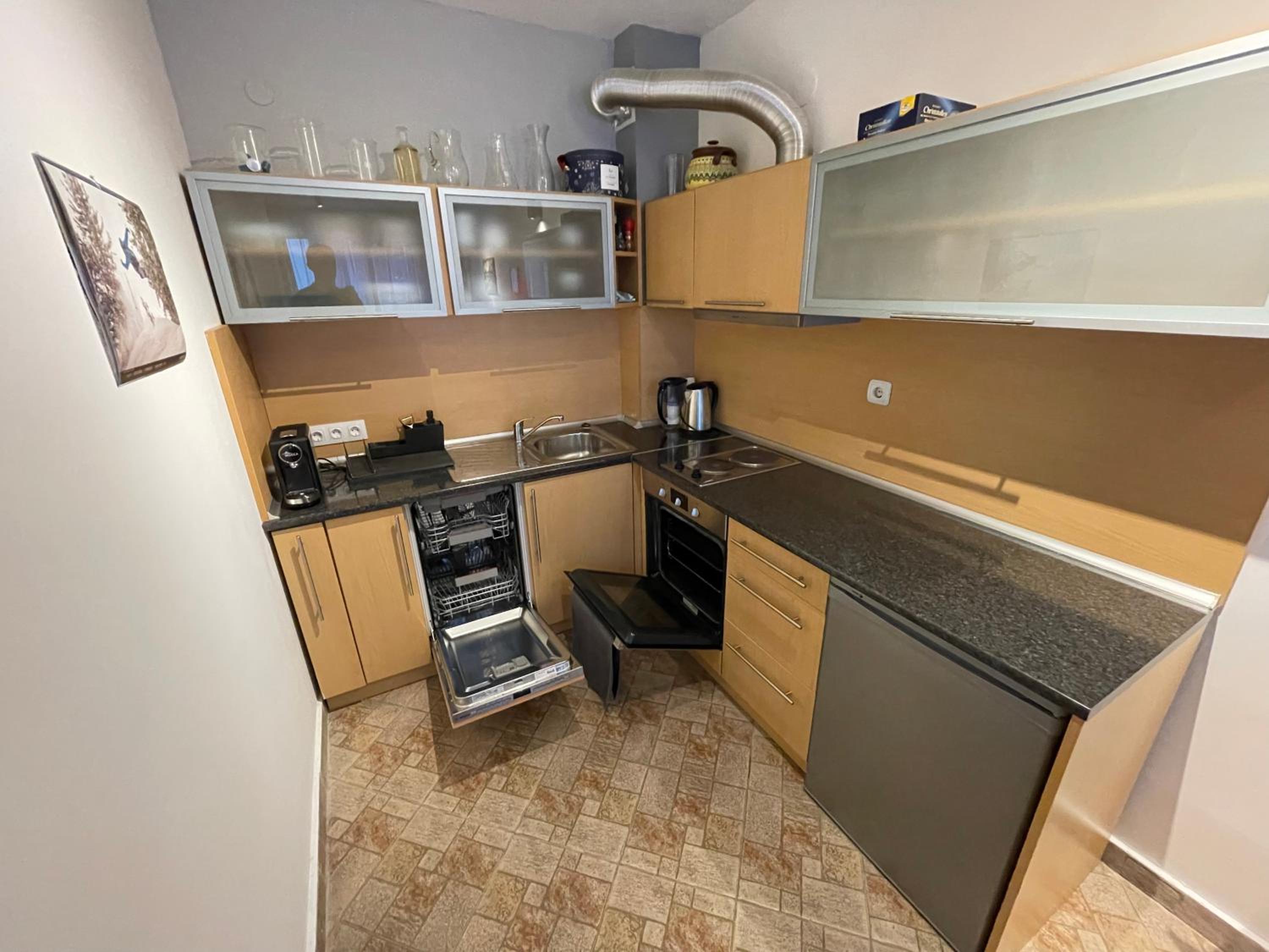 Lovely 2-bedroom serviced apartment with SPA view 4