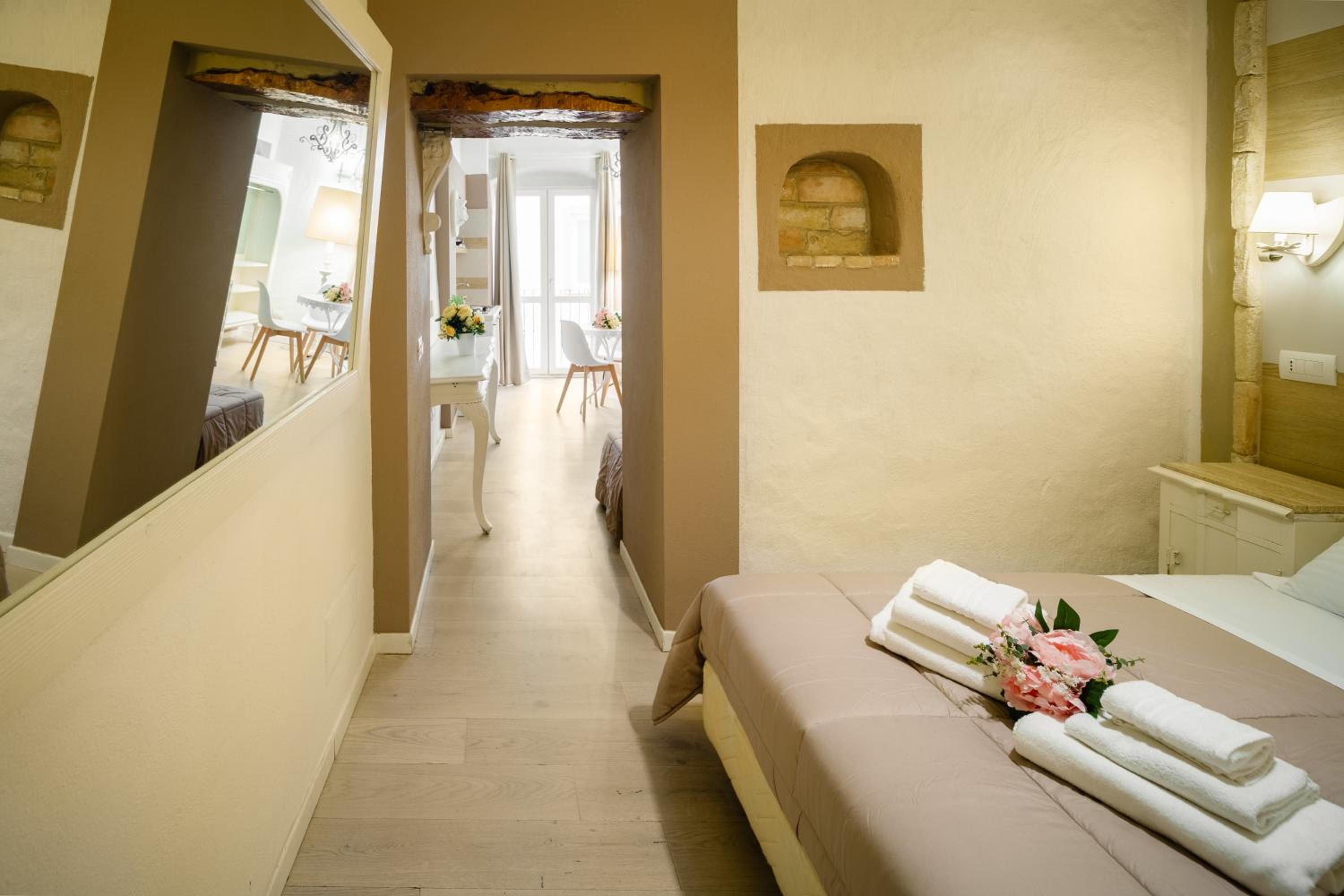 Oisife Apartments