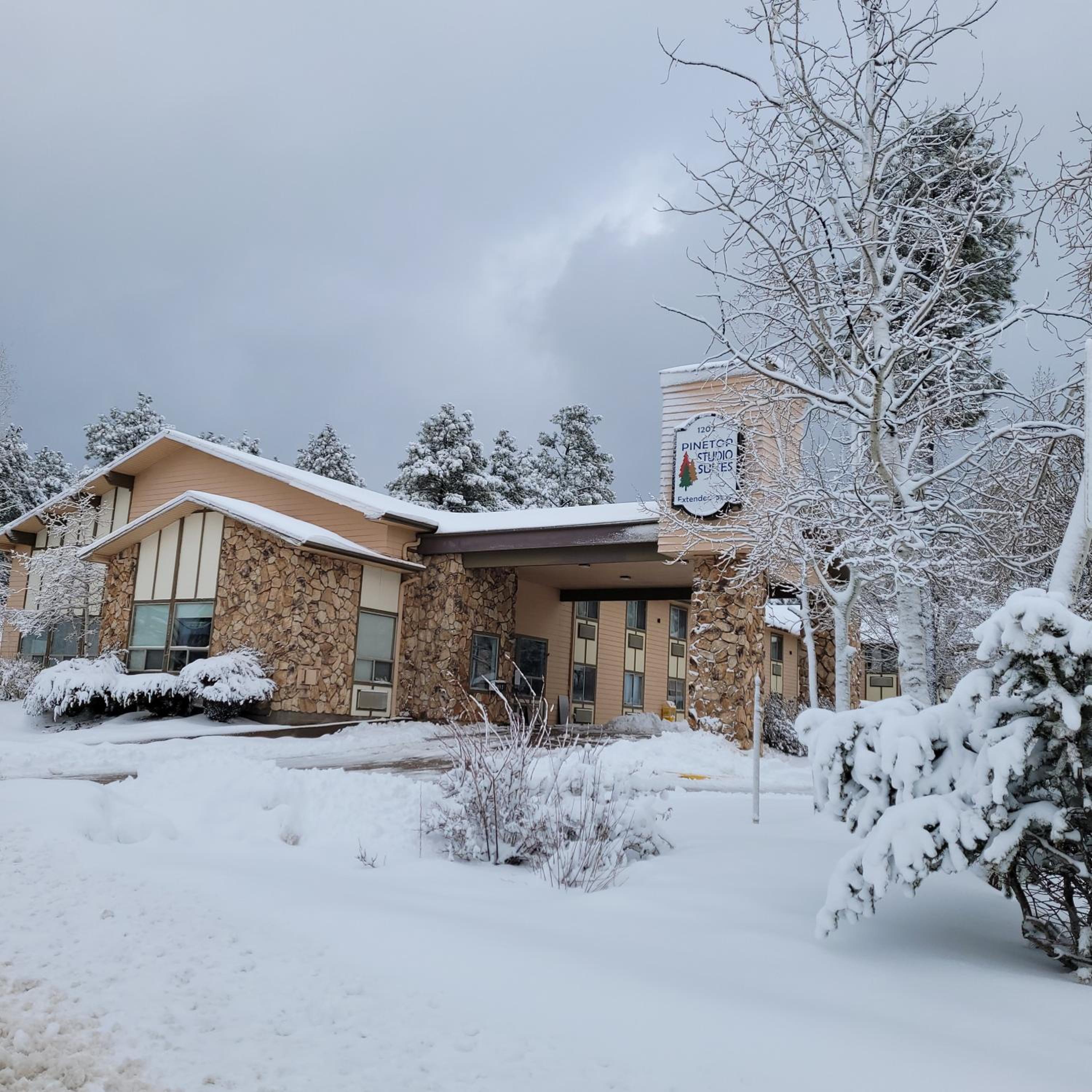 Pinetop Studio Suites view 3