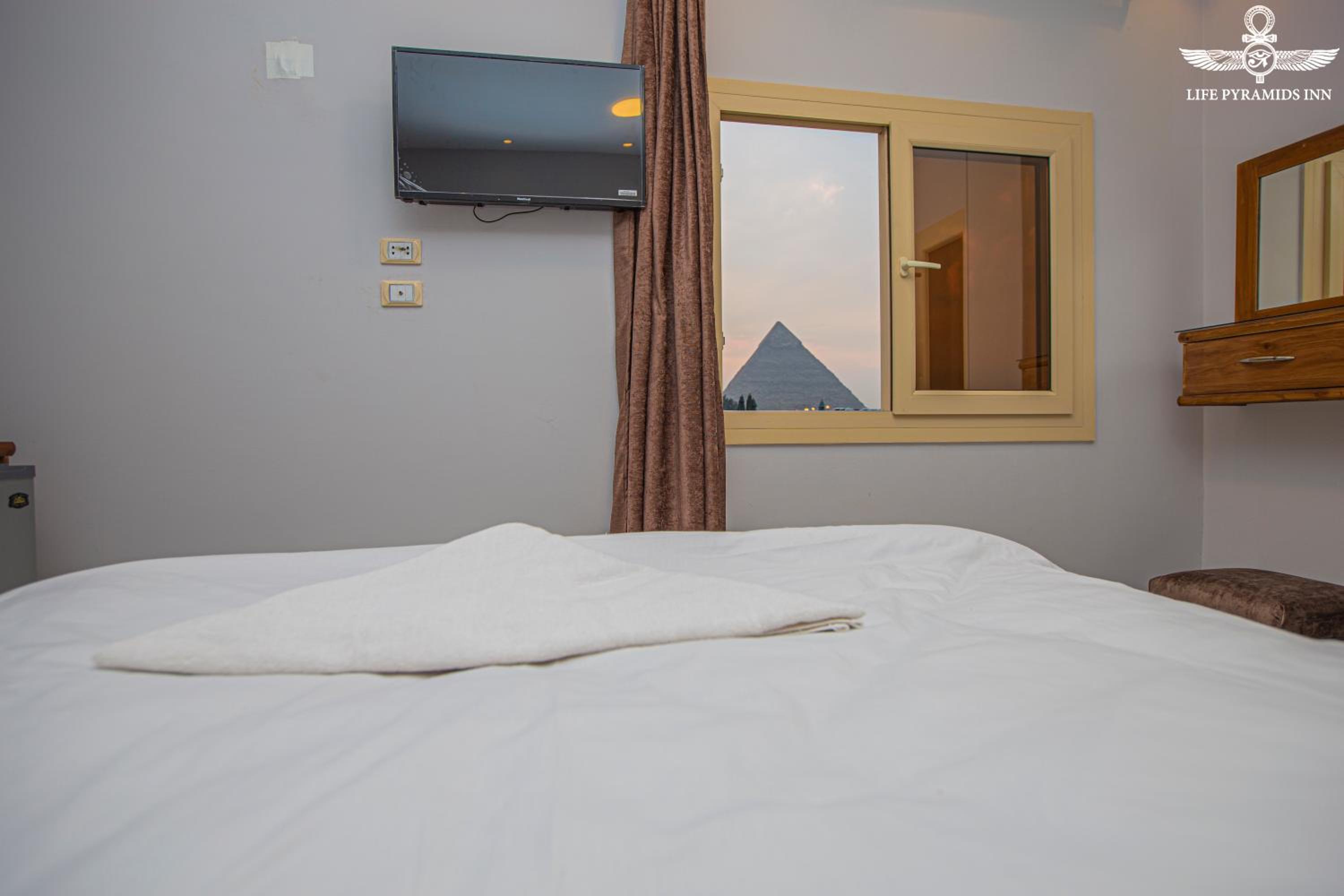 Life Pyramids Inn