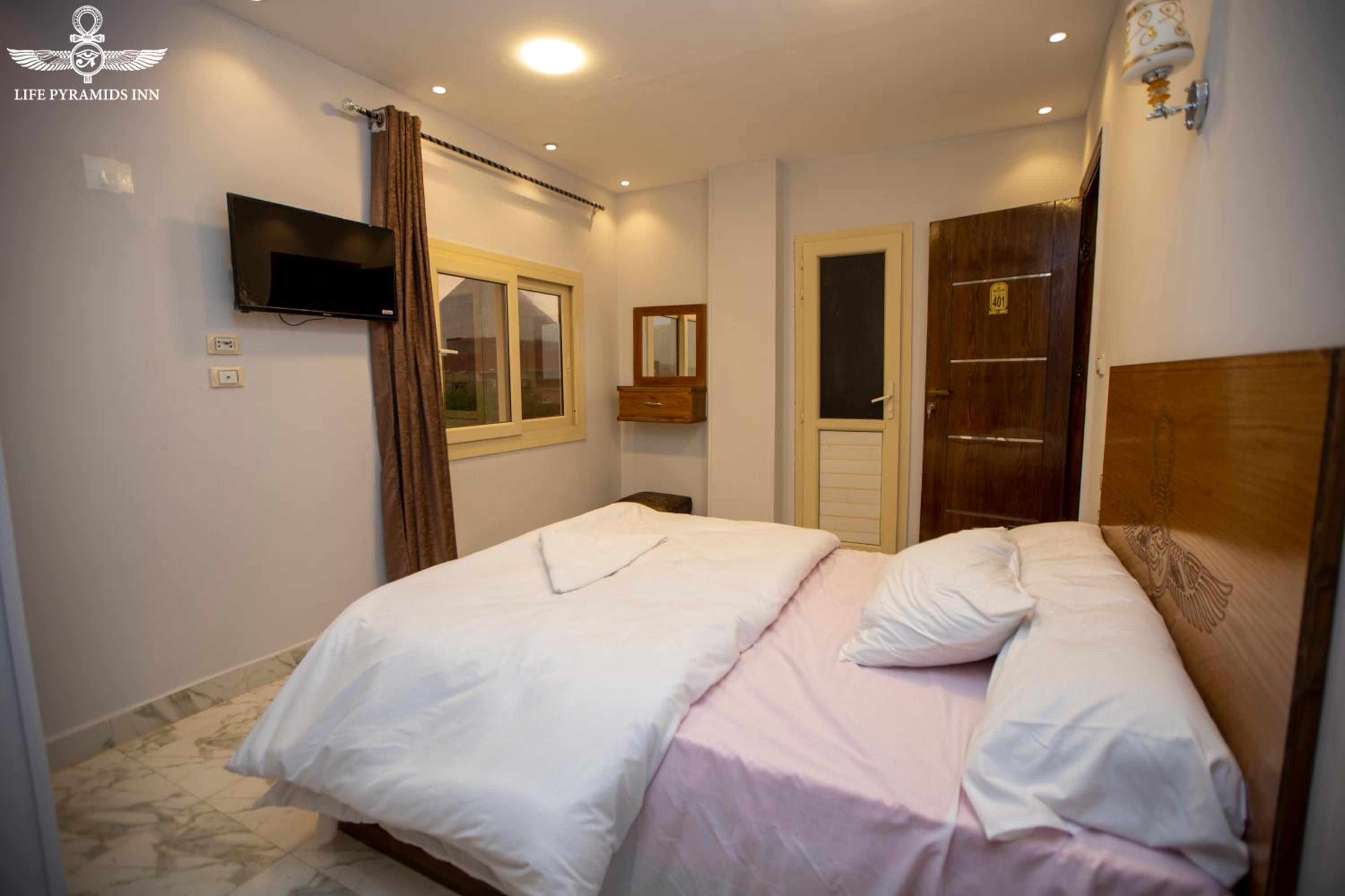 Life Pyramids Inn