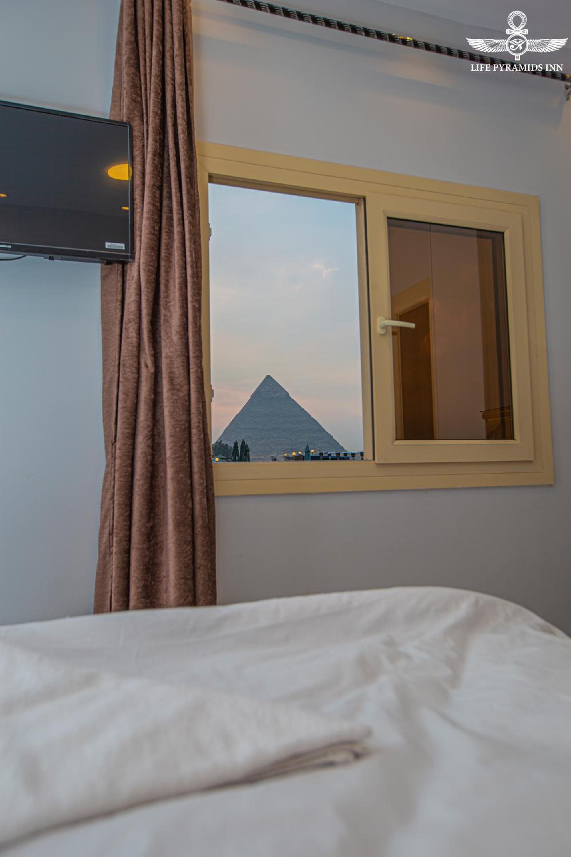 Life Pyramids Inn