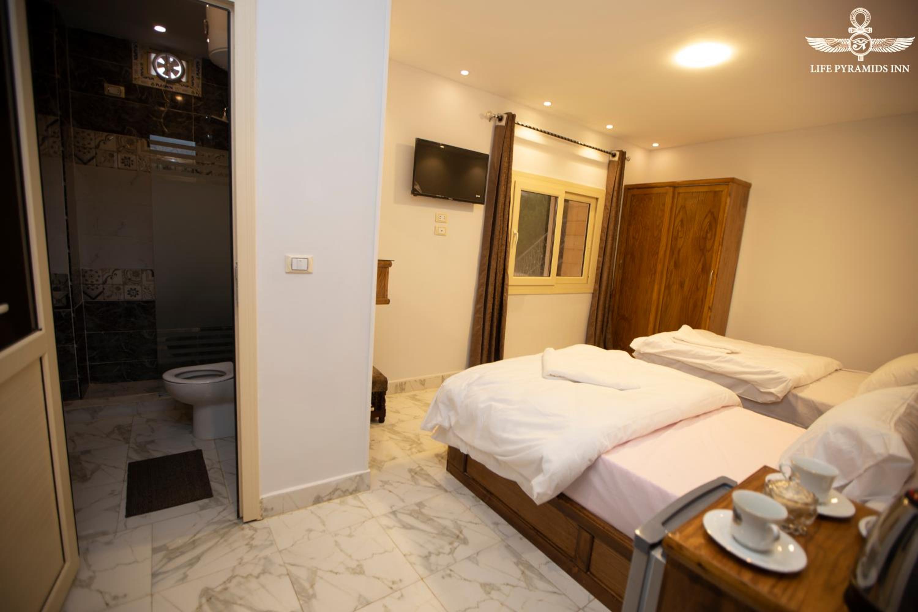 Life Pyramids Inn