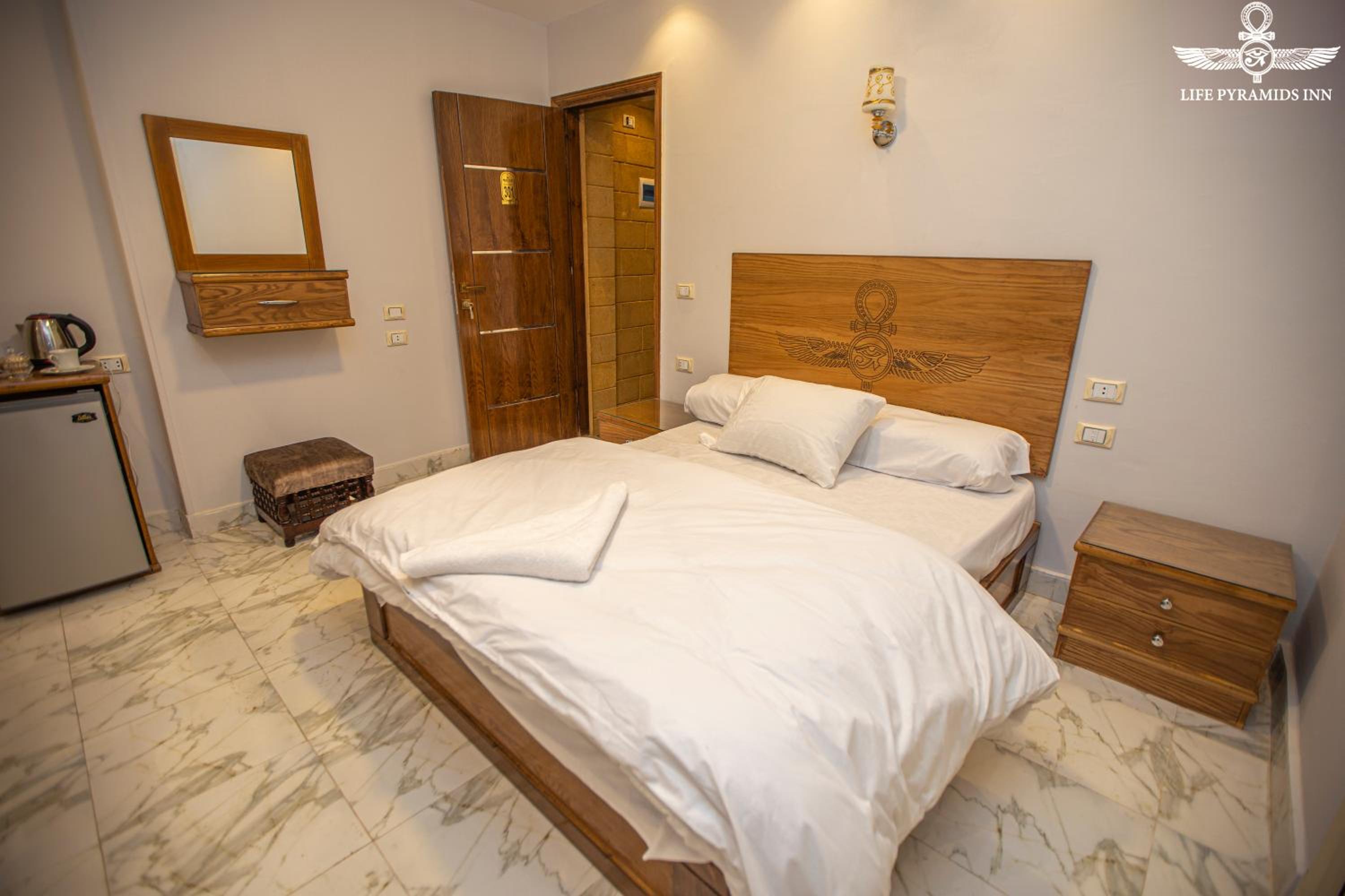 Life Pyramids Inn