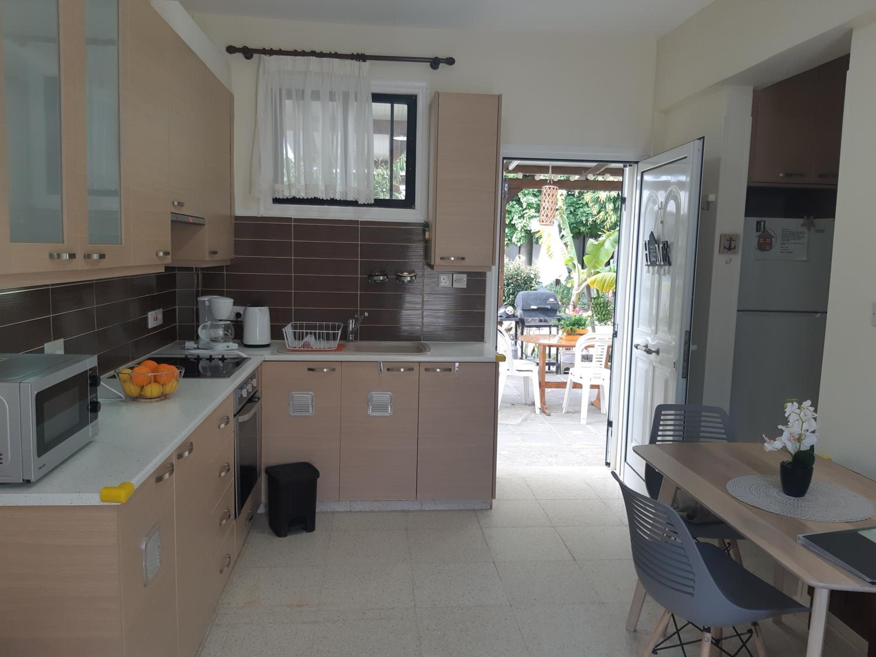 House Near The Beach (Militsa & Aggeliki)