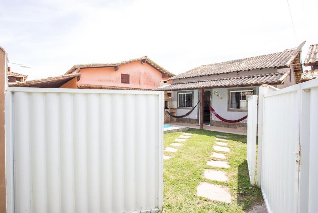 Casa com piscina, wifi e churrasqueira em unamar.