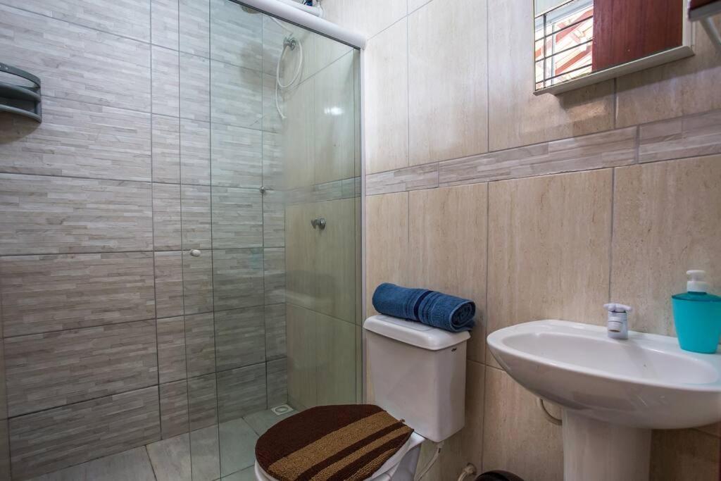 Casa com piscina, wifi e churrasqueira em unamar.