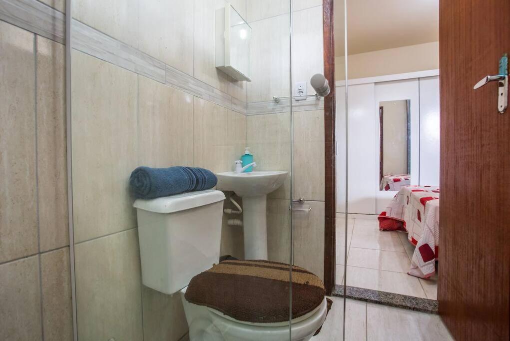 Casa com piscina, wifi e churrasqueira em unamar.