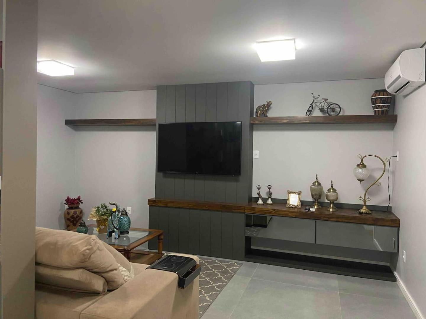 Casa de praia em Floripa - conforto e aconchego a 400m da praia
