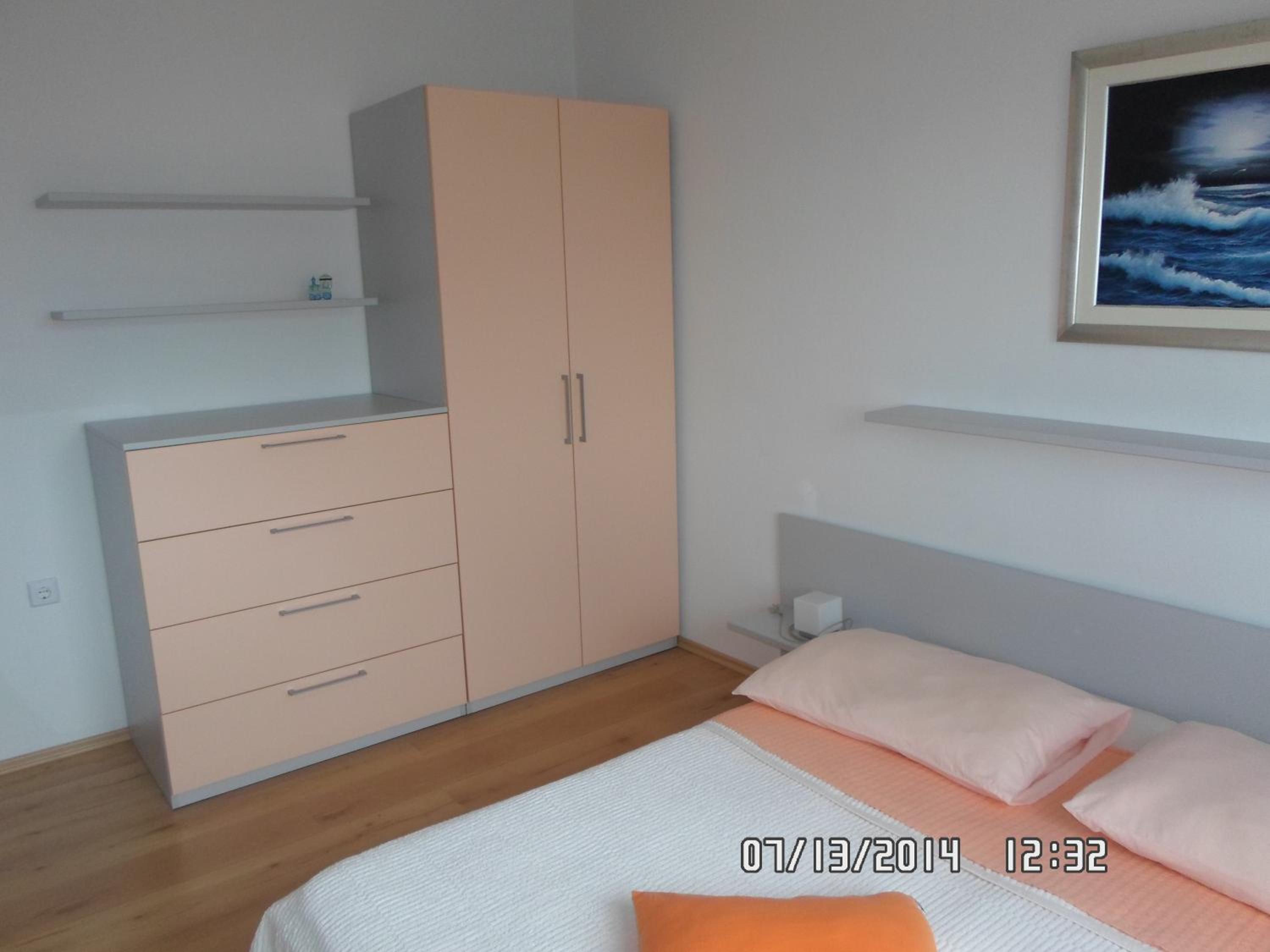 House Danica Apartments & Rooms