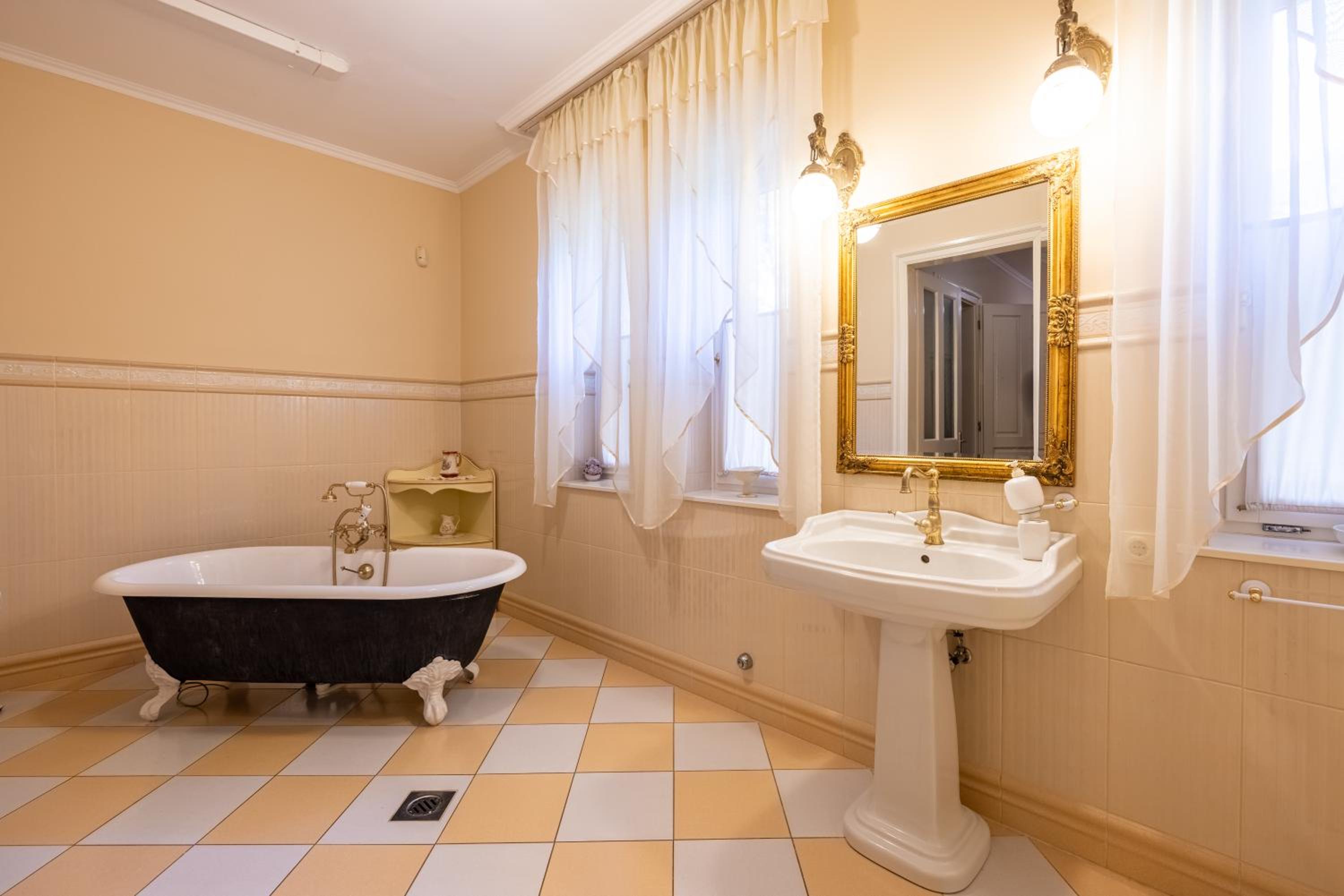Photo 48