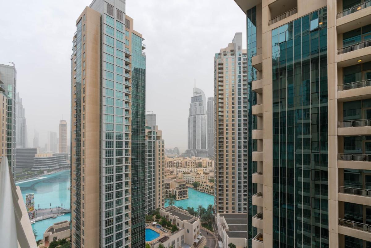White Sage - Fountain View Stylish Apt With Spacious Terrace