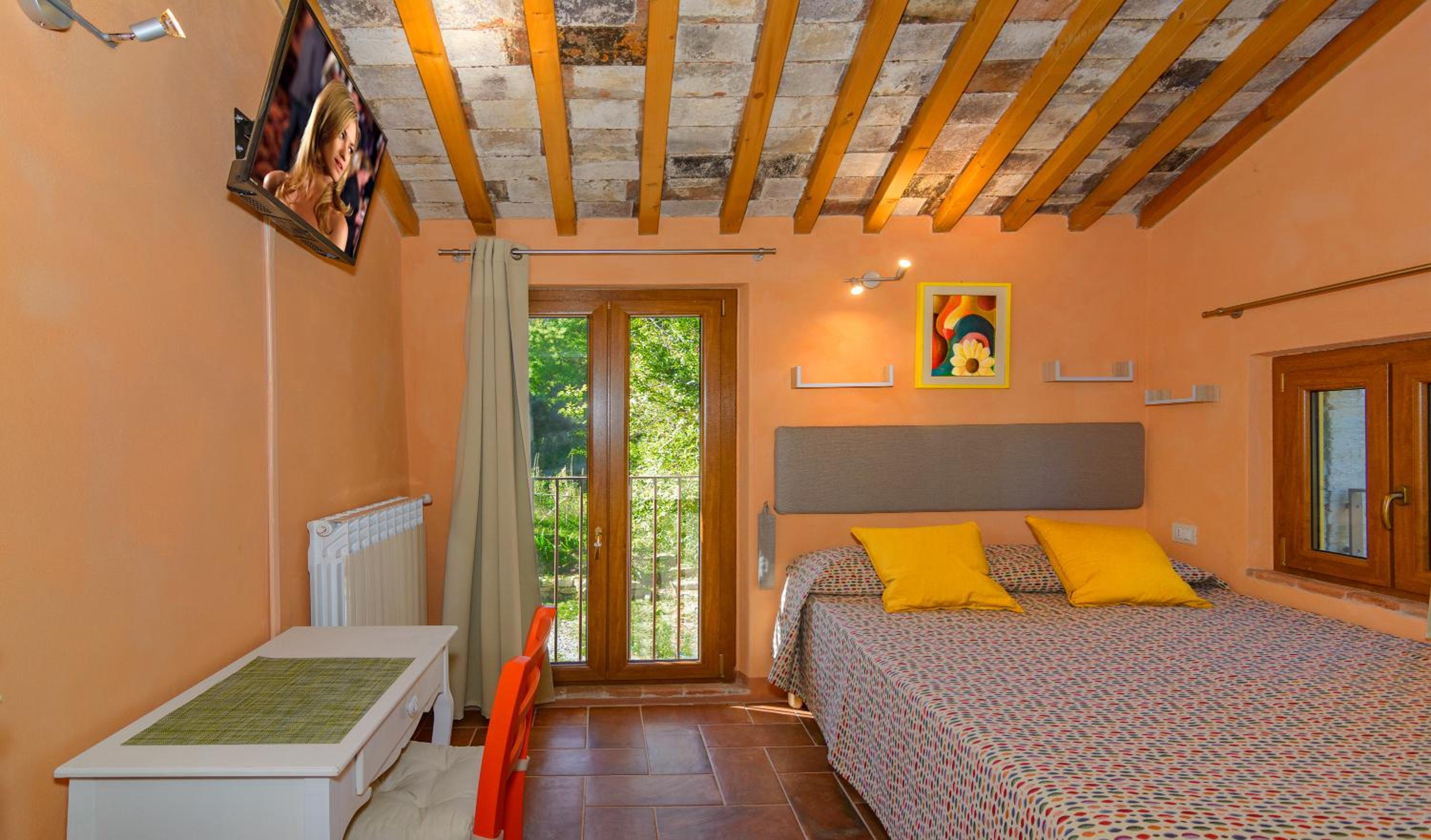 Dolce Vita in Tuscany B&B view 2