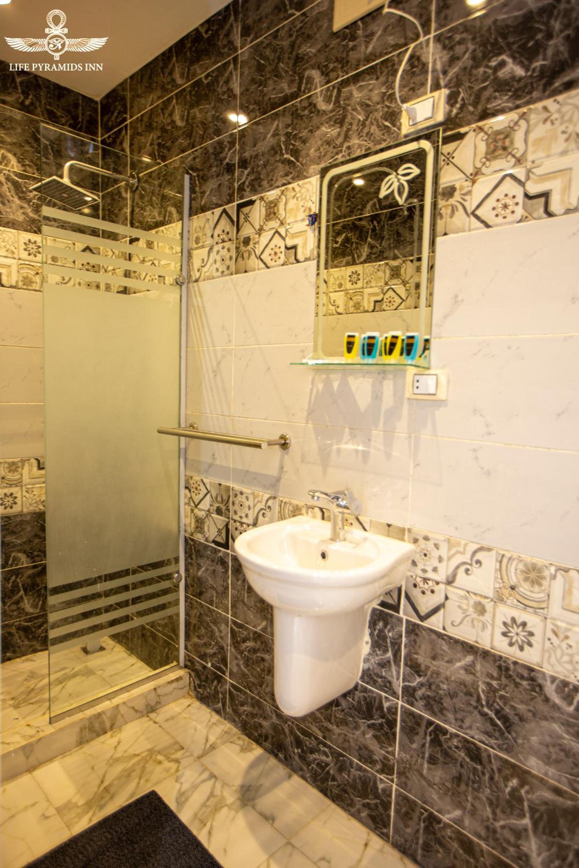 Life Pyramids Inn