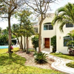 Luxury Villa in Playacar view 3