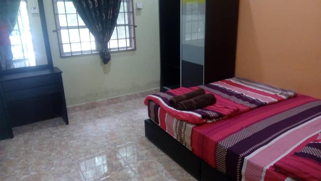 Al-Kautsar 3BR Kid's Pool Aircond & Wi-Fi photo 5