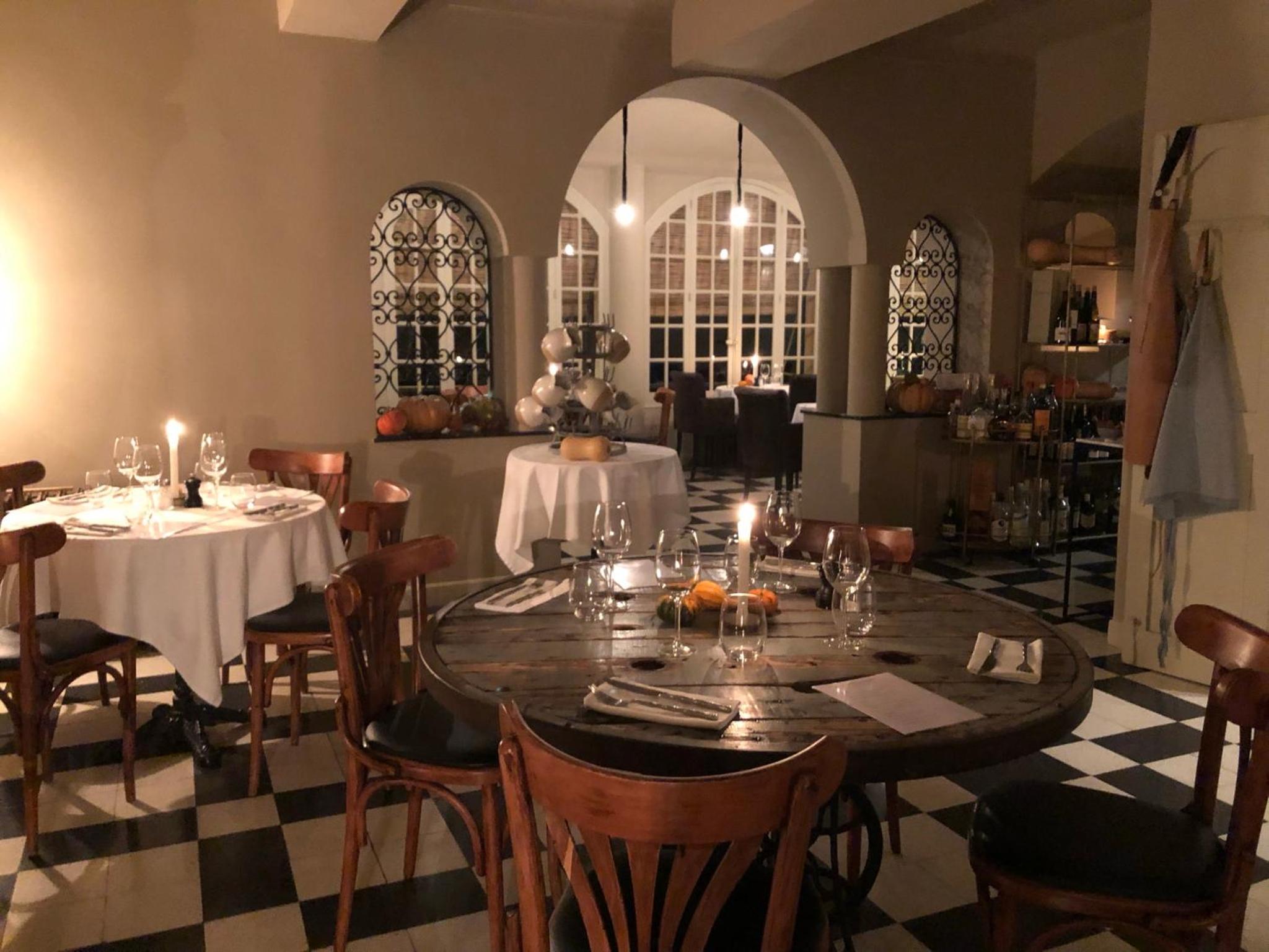 restaurant