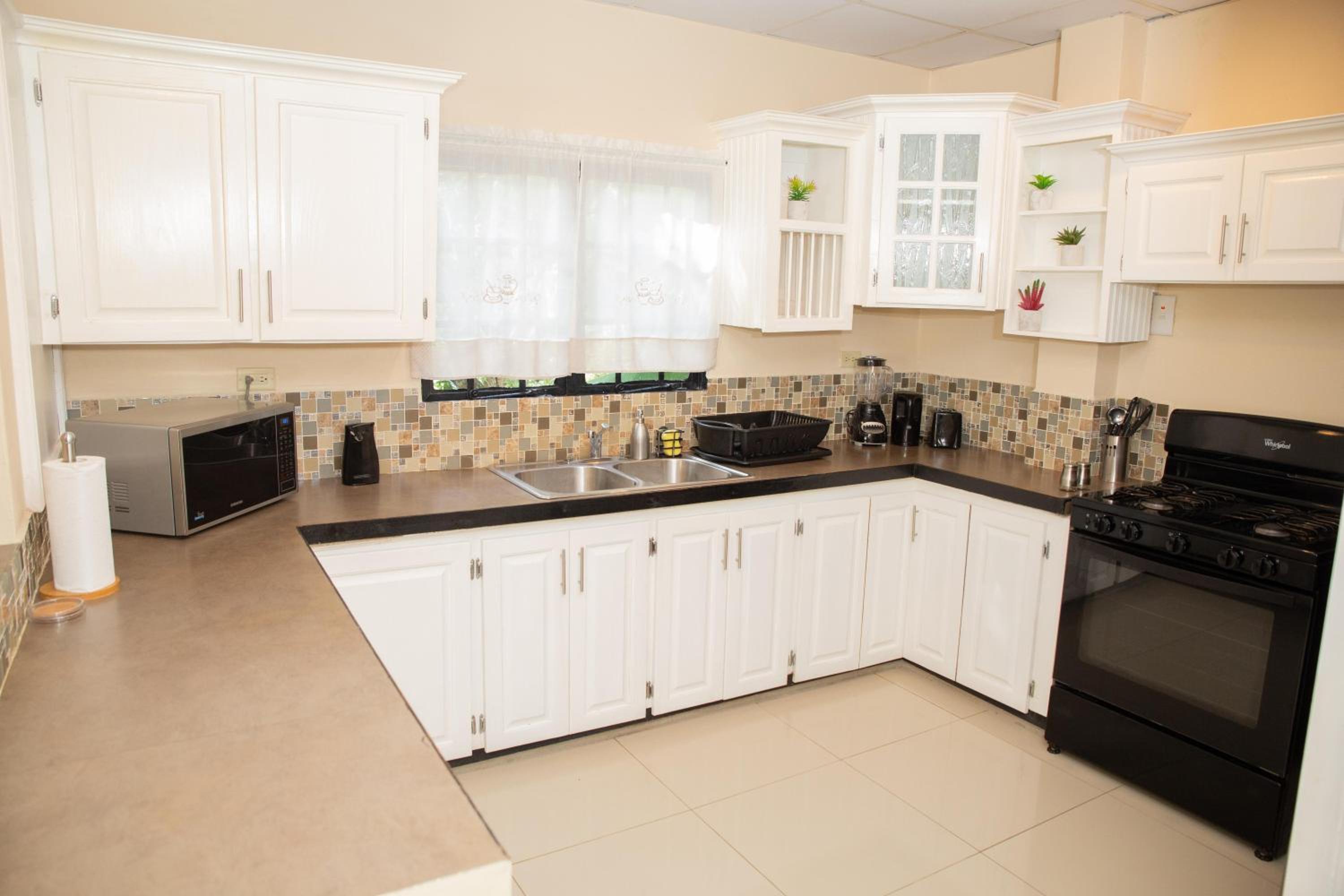 Stacys Place #1 2 Bedroom Apartment