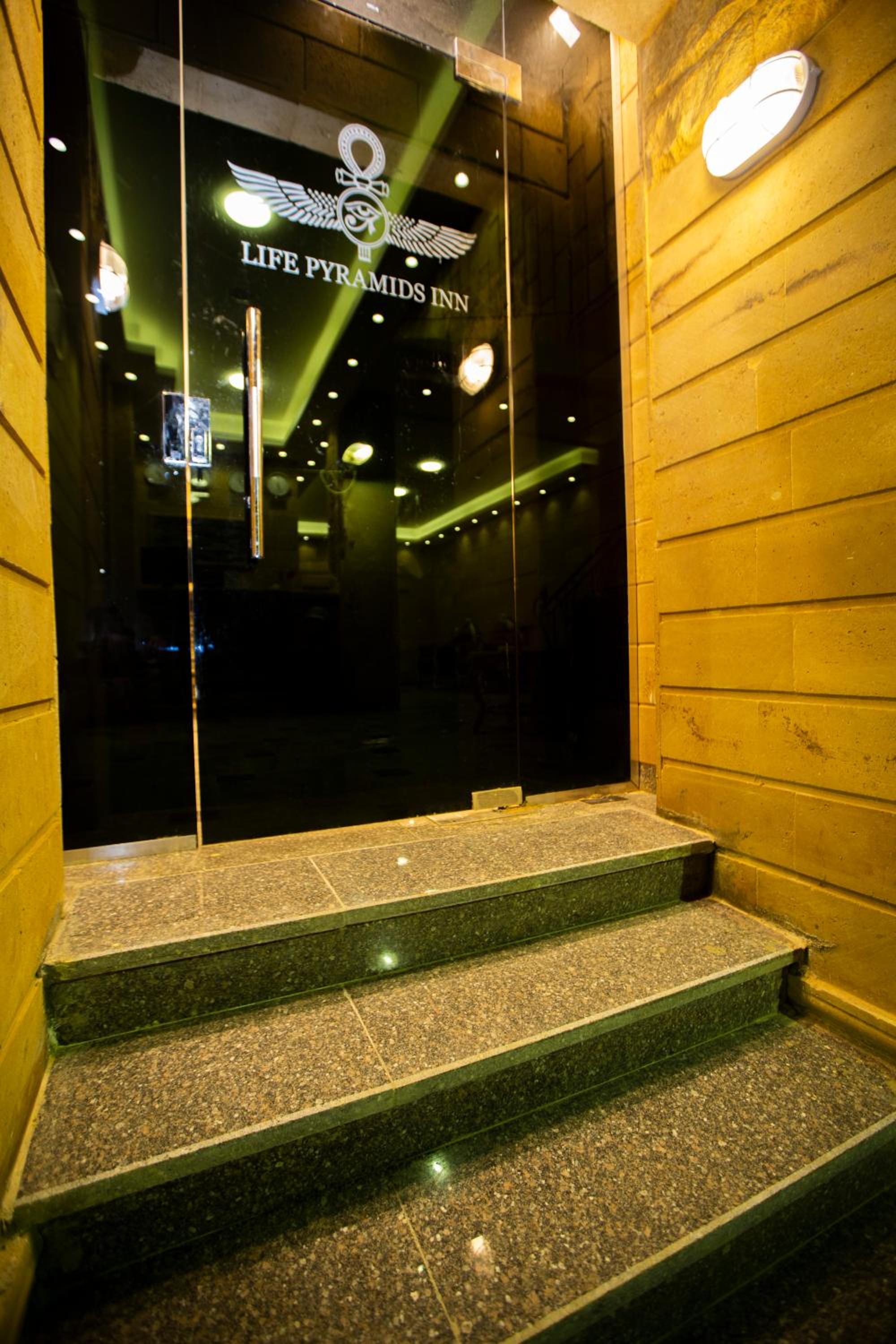 Life Pyramids Inn