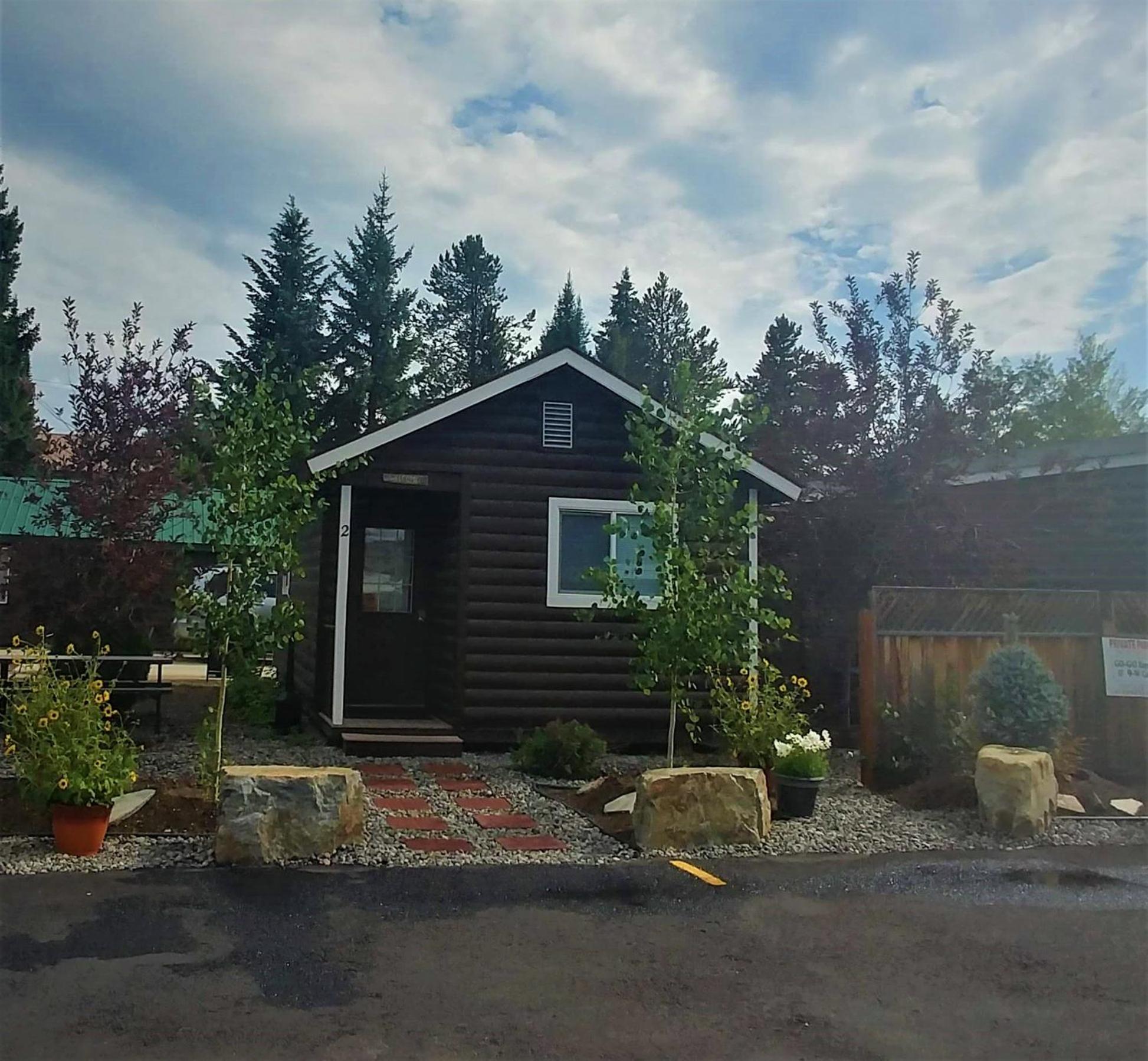 9 Bar W Cabins view 4