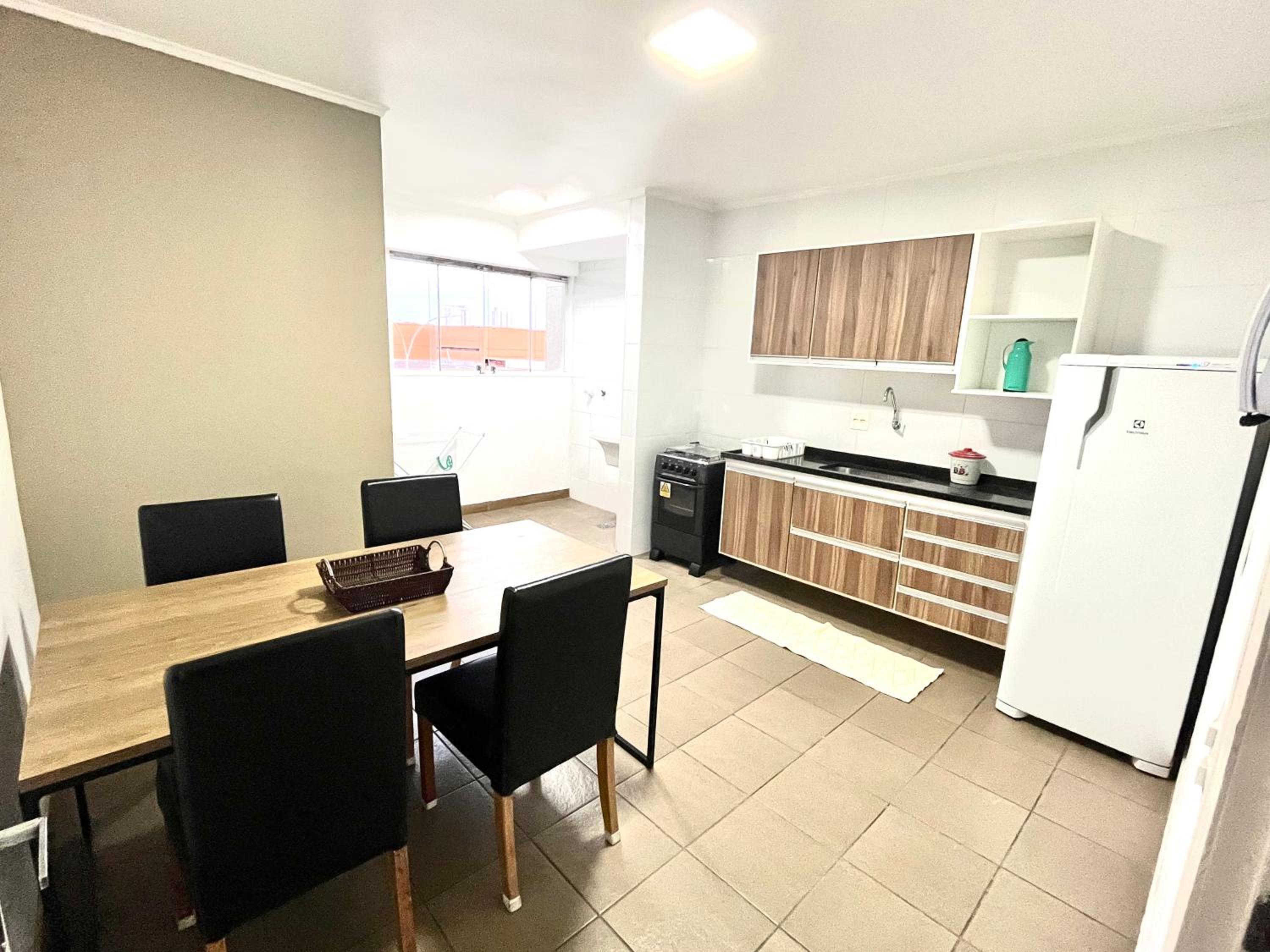 Apartamentos até 6 pessoas - 3 quartos, suíte, garagem e wifi
