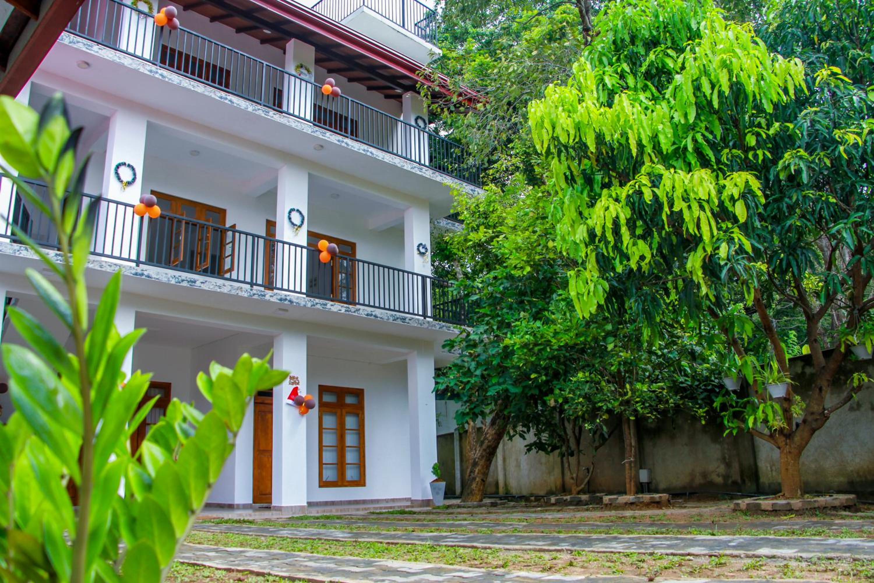 Hotel Three Elephant Holiday Inn - Image 1