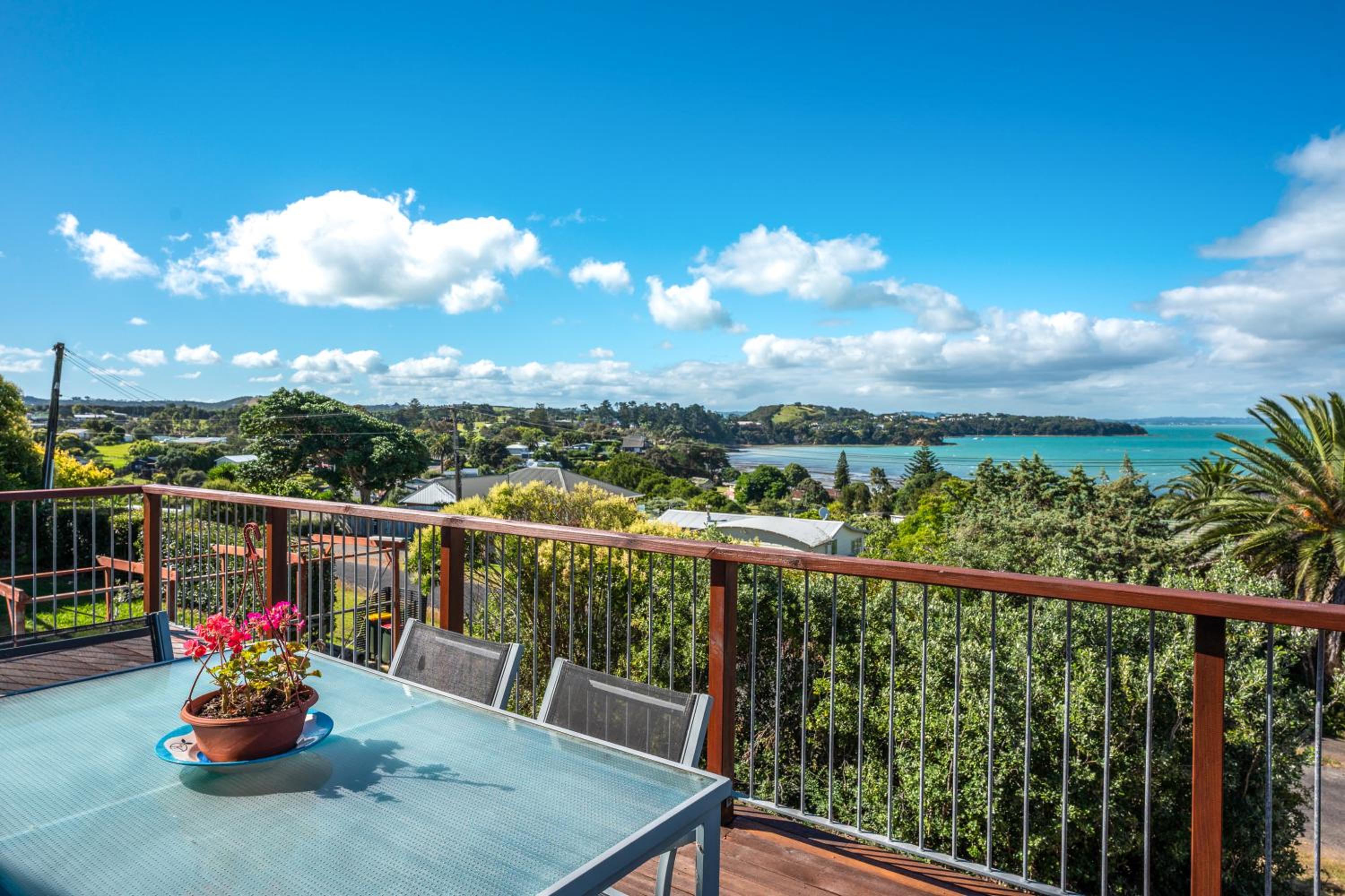 Moana Cottage - Ocean views