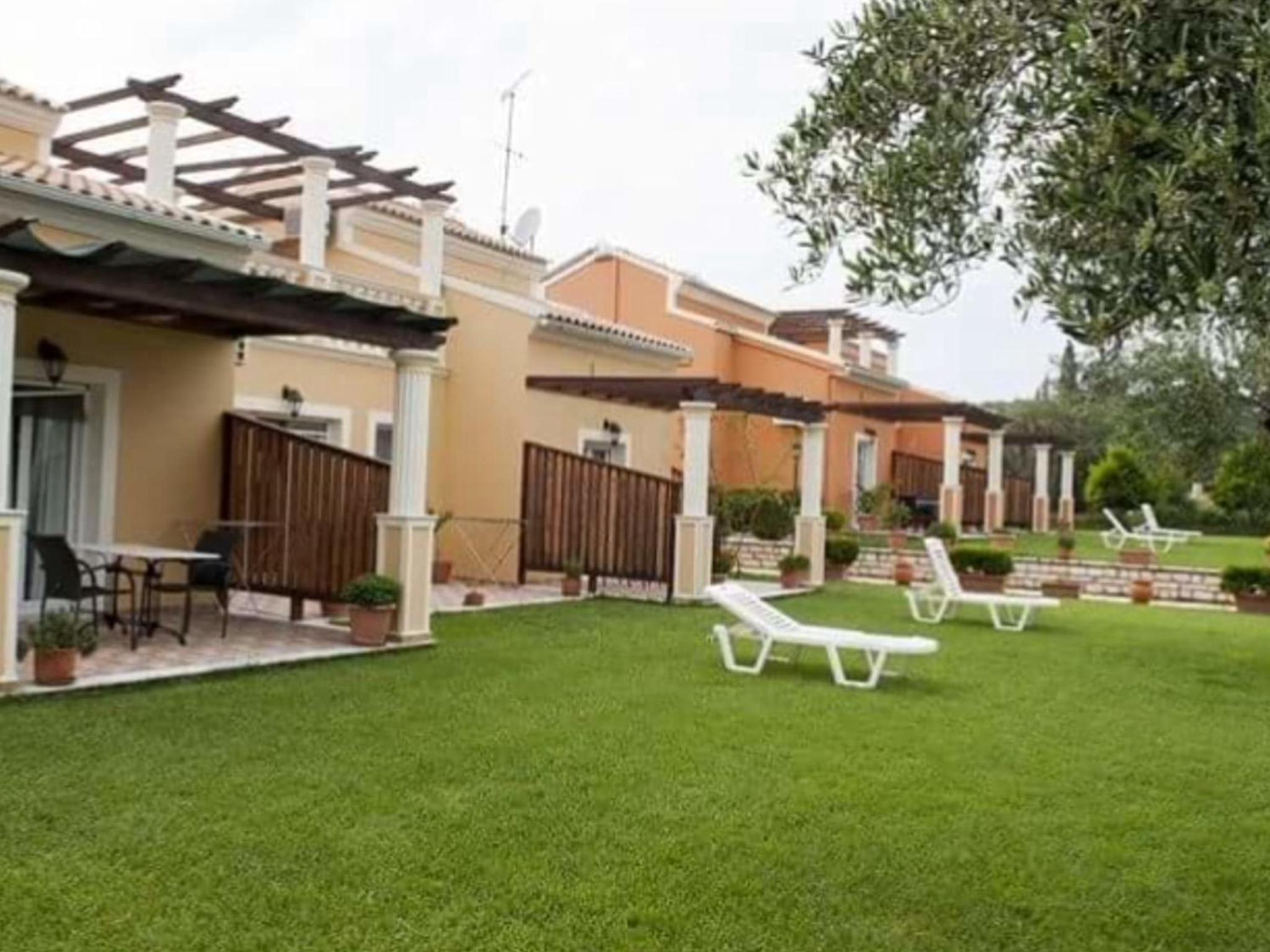 Leremo Luxury Messonete view 2
