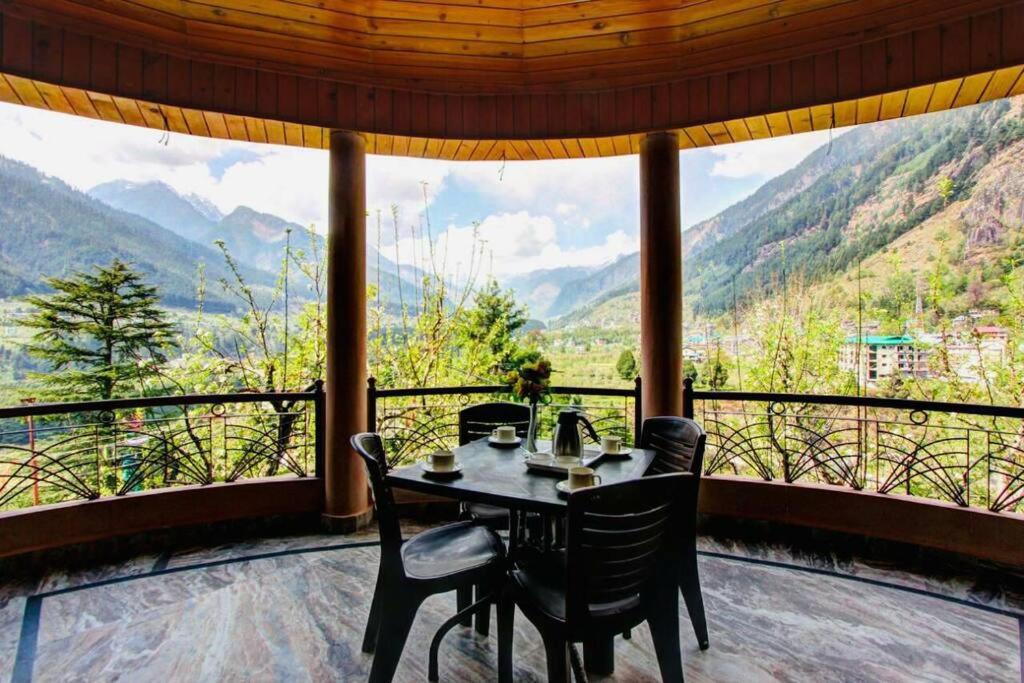RedhomeX Conifer Villa view 2