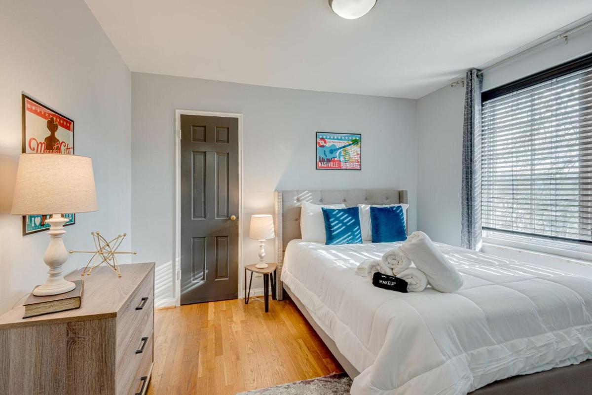 Nashville Flat w/View Walkable -207 view 3