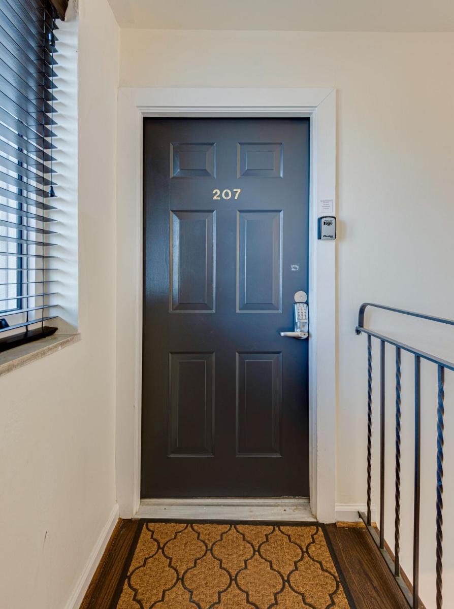 Nashville Flat w/View Walkable -207 view 2