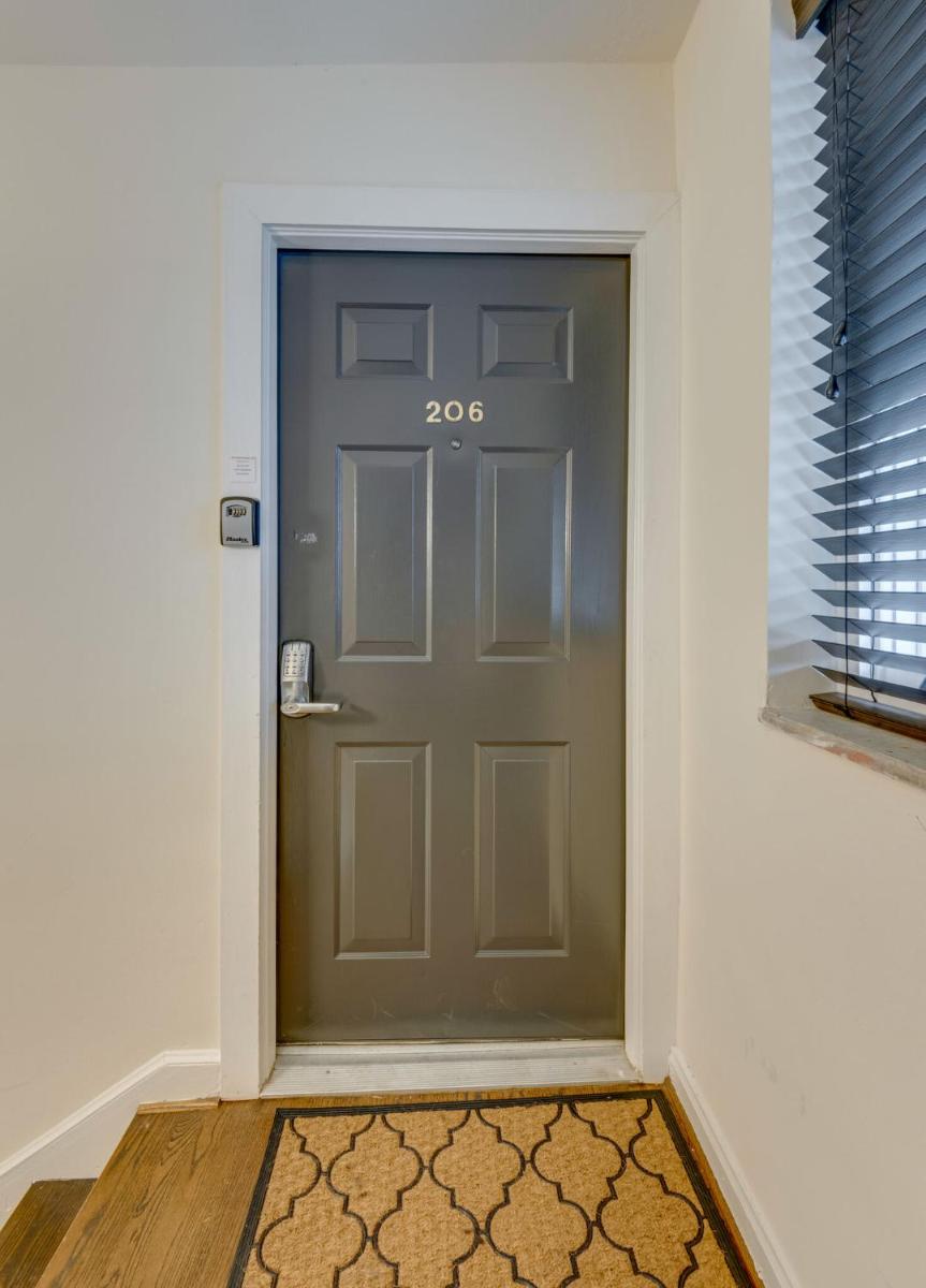 Nashville Flat Minutes From Everything -206 view 3