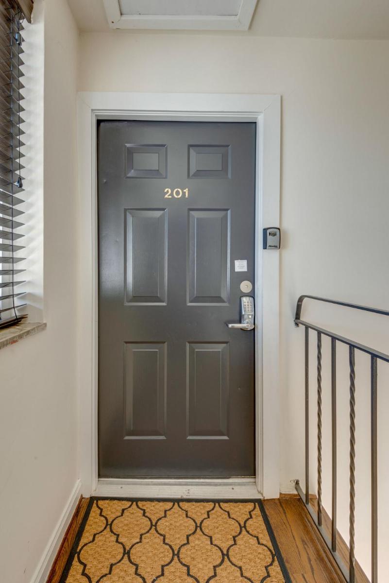 Nashville Condo Centrally located in Mid Town -201 view 3