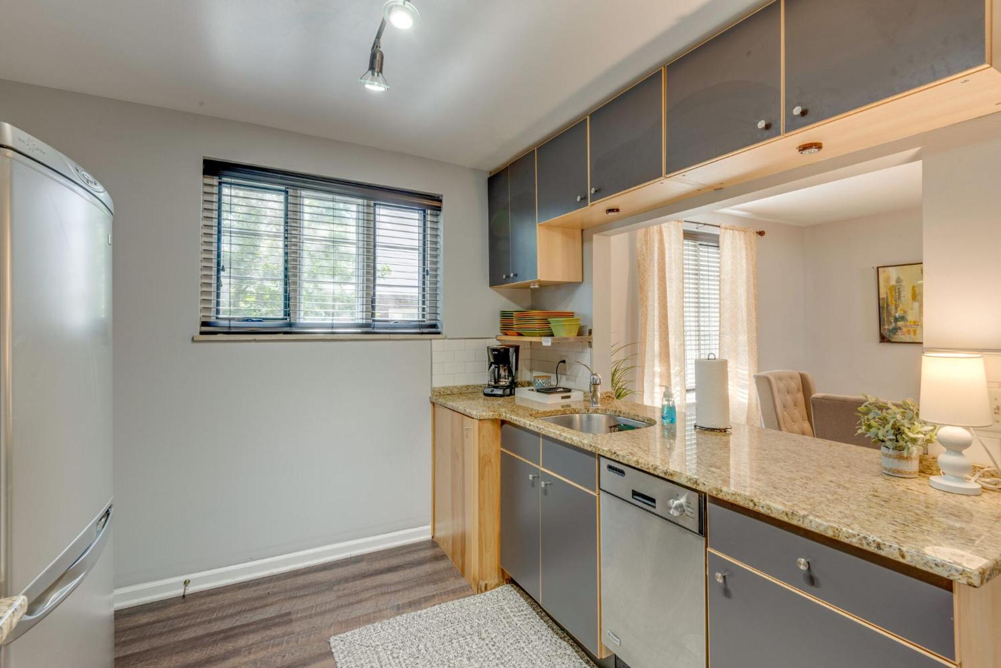 2BR Apt by Vandy Walk to Restaurants -108 view 5