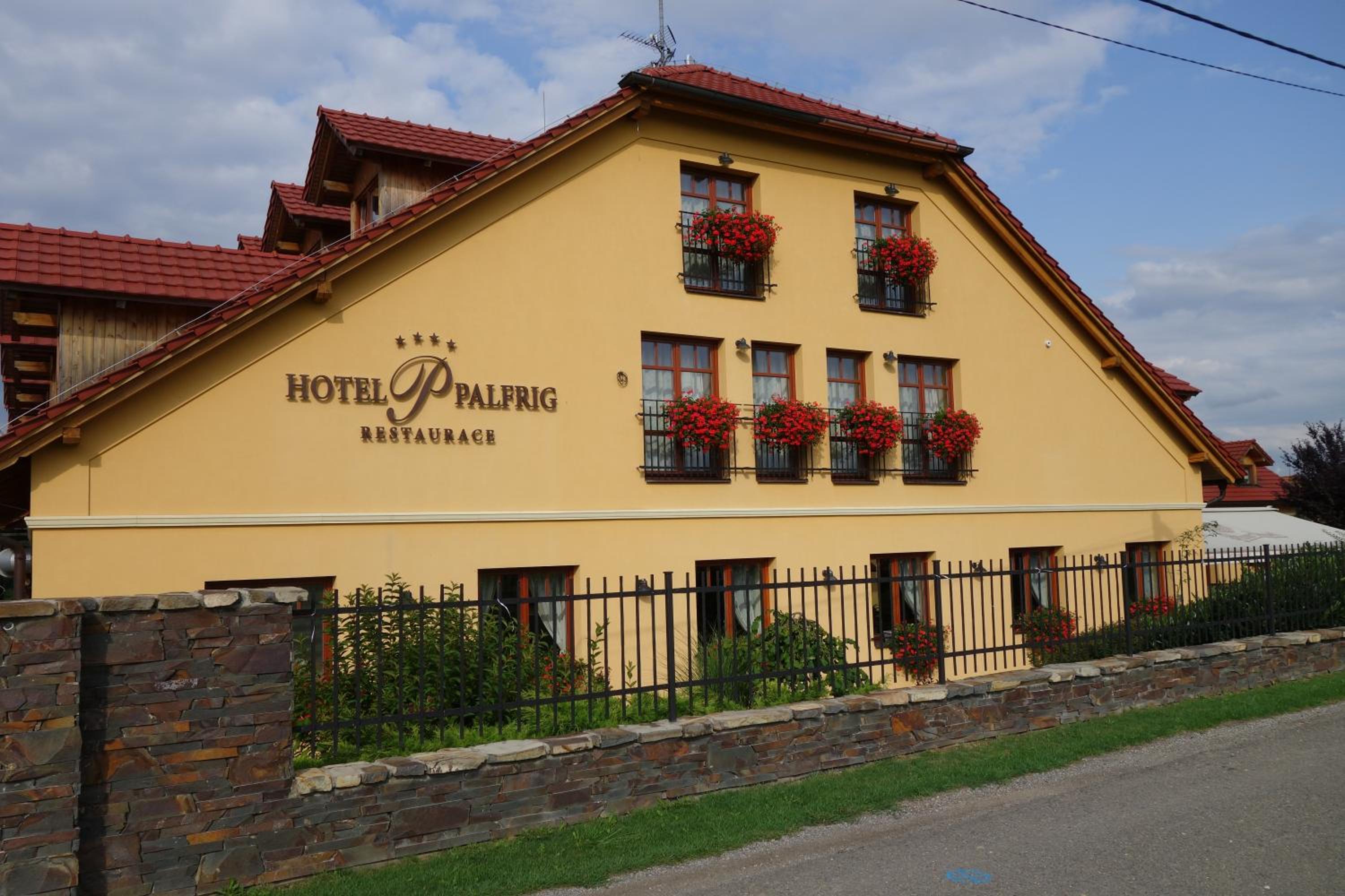 Hotel a restaurace Palfrig - Image 1
