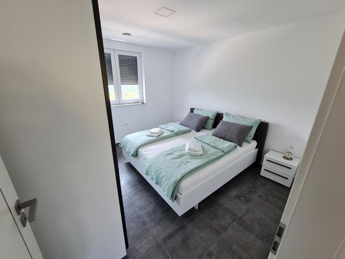 Villa Capris apartments view 4