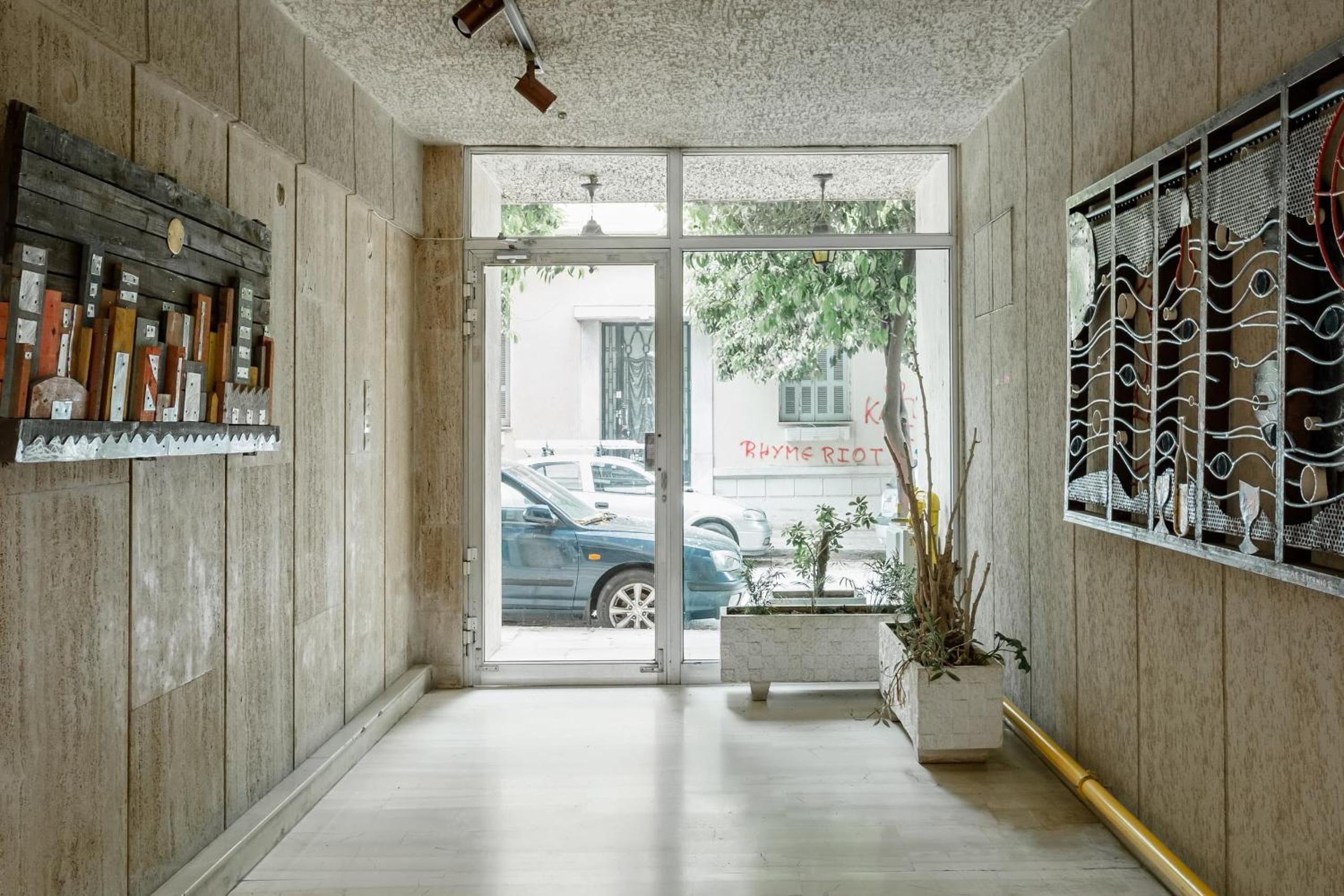 Koukaki Studio with a Sunny Balcony, near the Acropolis