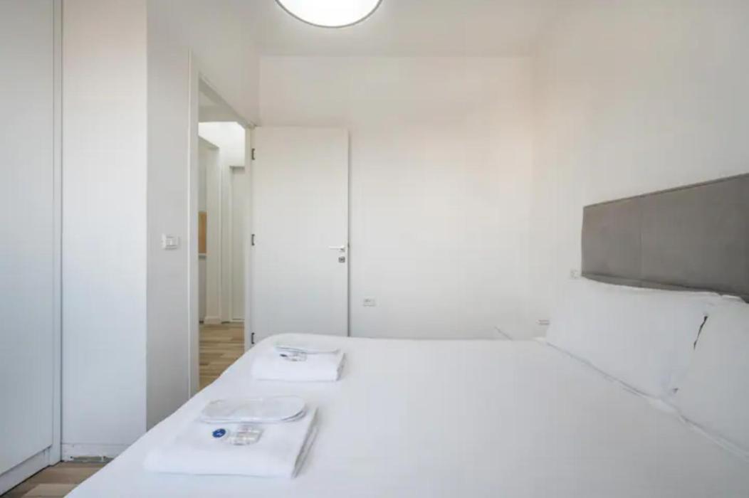 Miku Apartment-Incredible City View 2Bd Apartment at Myslym Shyri