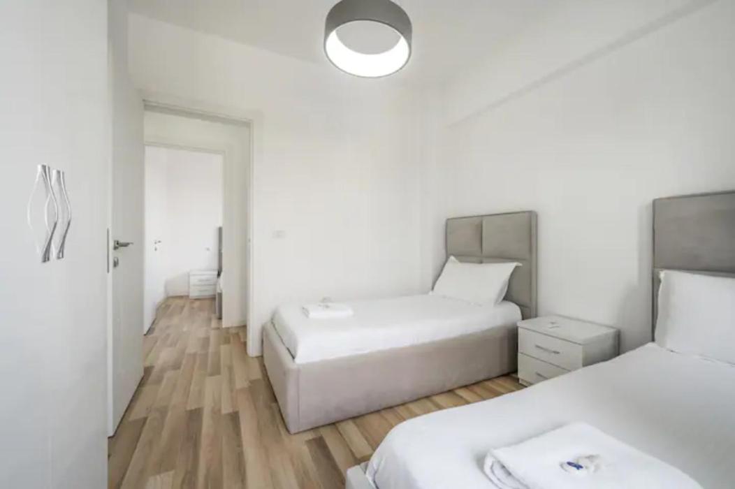Miku Apartment-Incredible City View 2Bd Apartment at Myslym Shyri