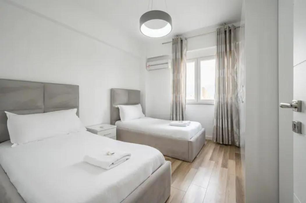 Miku Apartment-Incredible City View 2Bd Apartment at Myslym Shyri