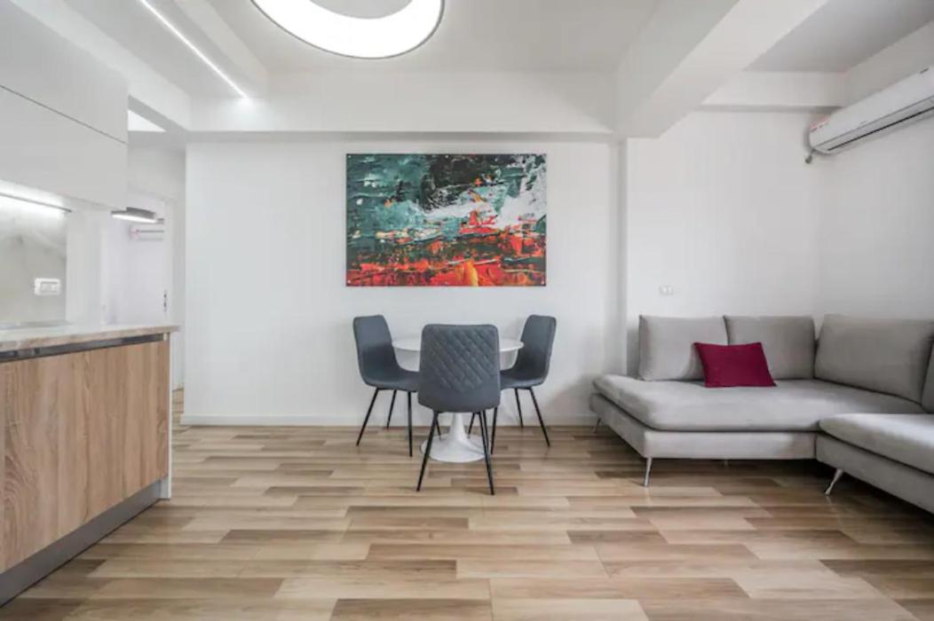 Miku Apartment-Incredible City View 2Bd Apartment at Myslym Shyri