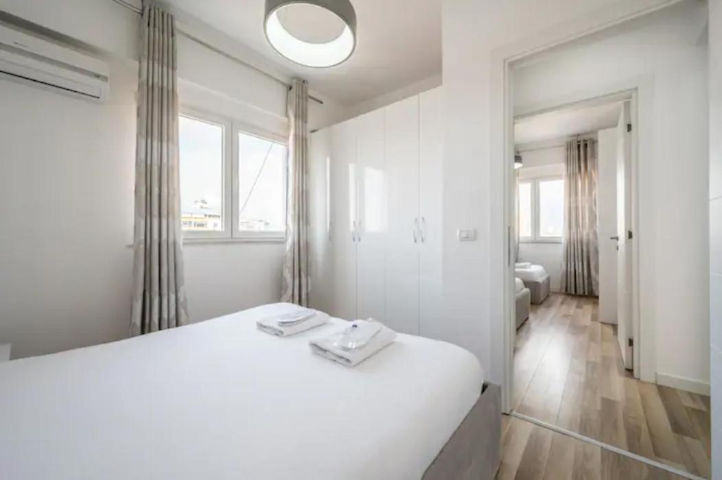 Miku Apartment-Incredible City View 2Bd Apartment at Myslym Shyri