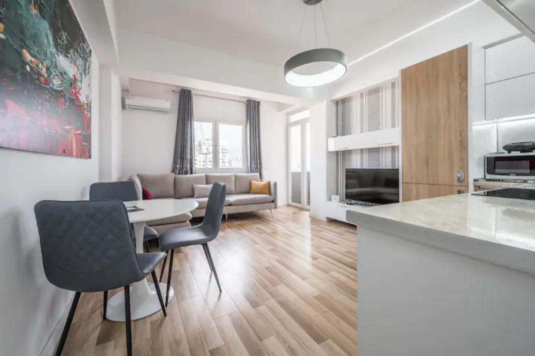 Miku Apartment-Incredible City View 2Bd Apartment at Myslym Shyri