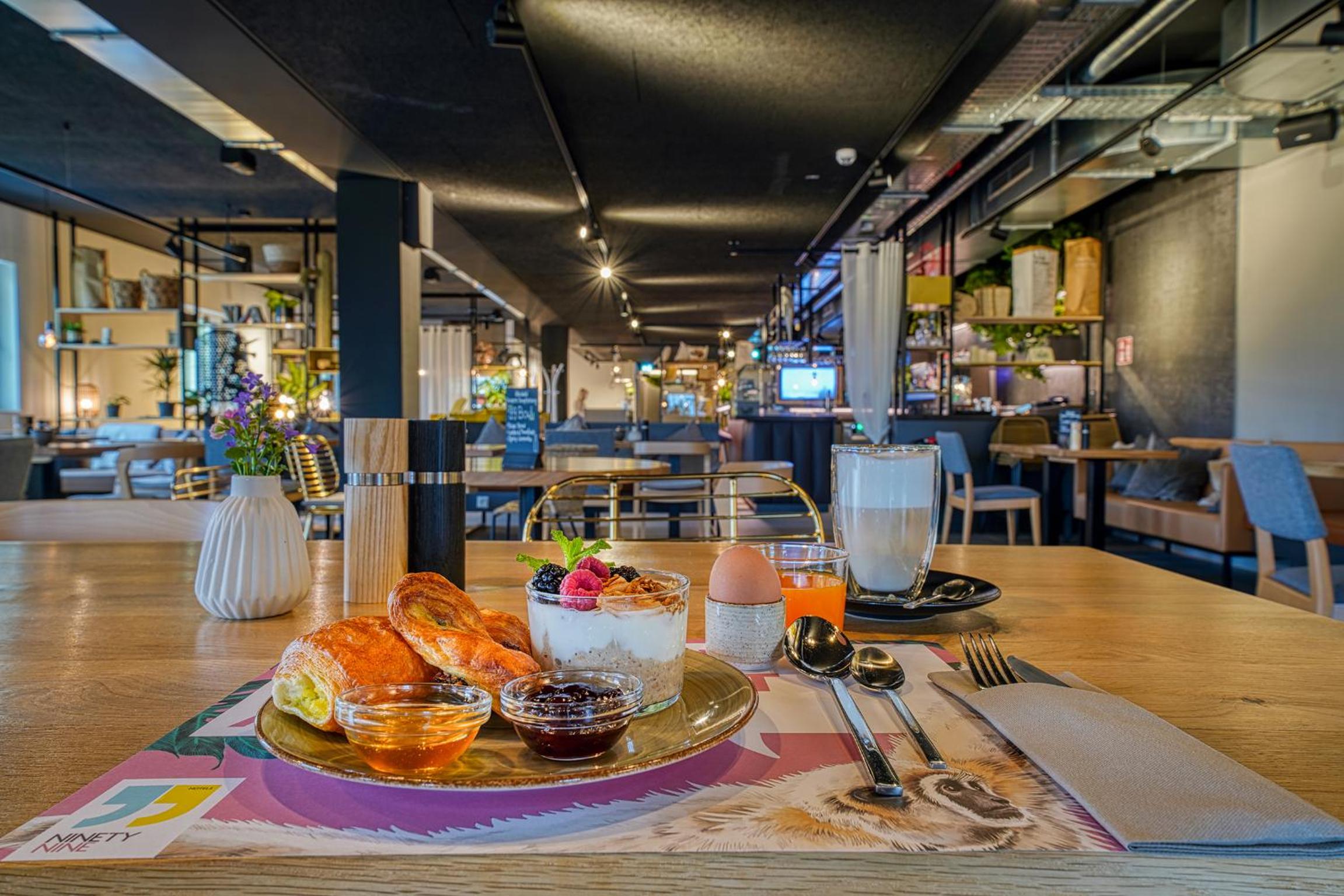 Augsburg Vacations - NinetyNine Hotel Augsburg, Trademark Collection by Wyndham - Property Image 3