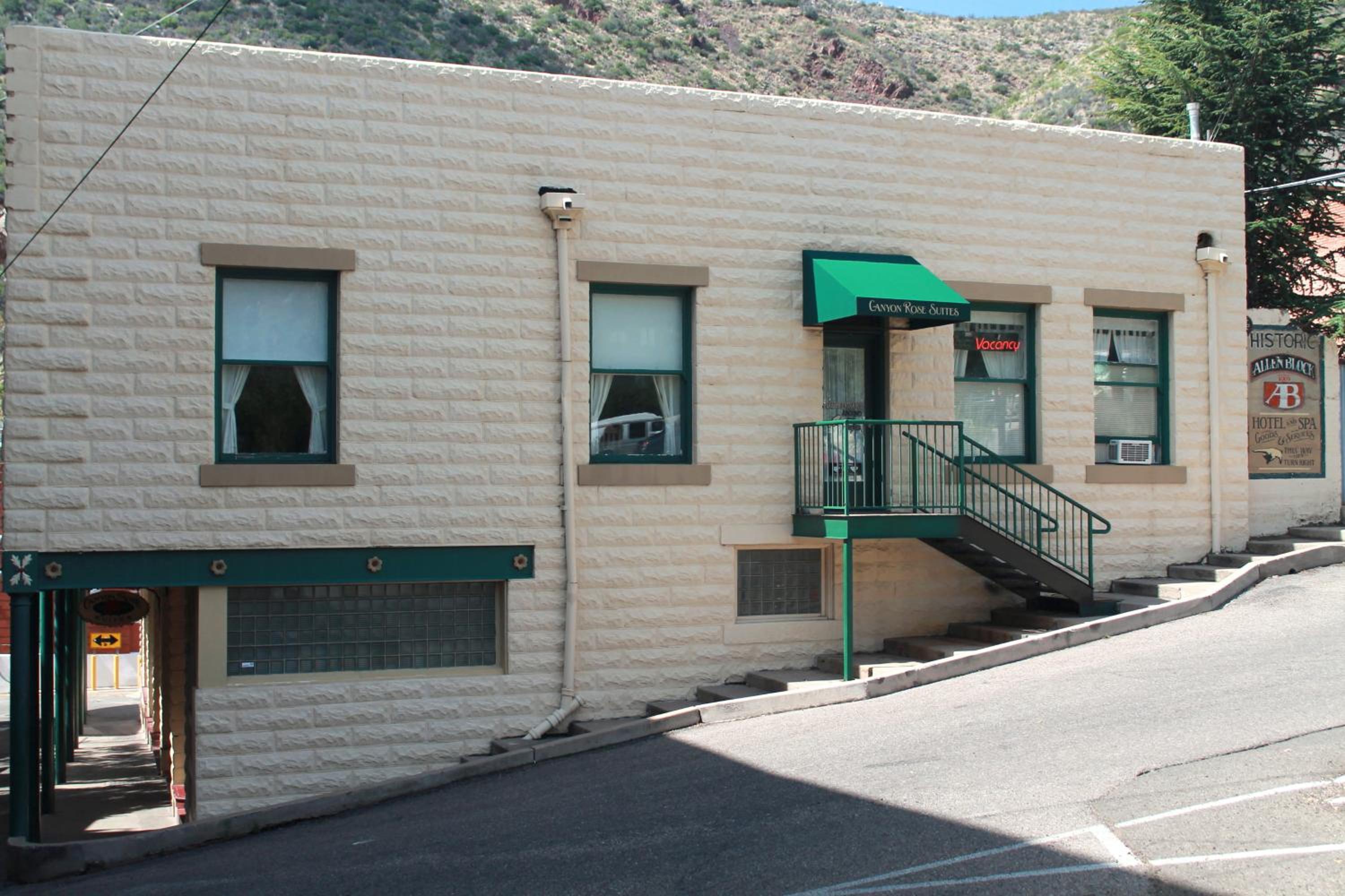 Canyon Rose Hotel view 3