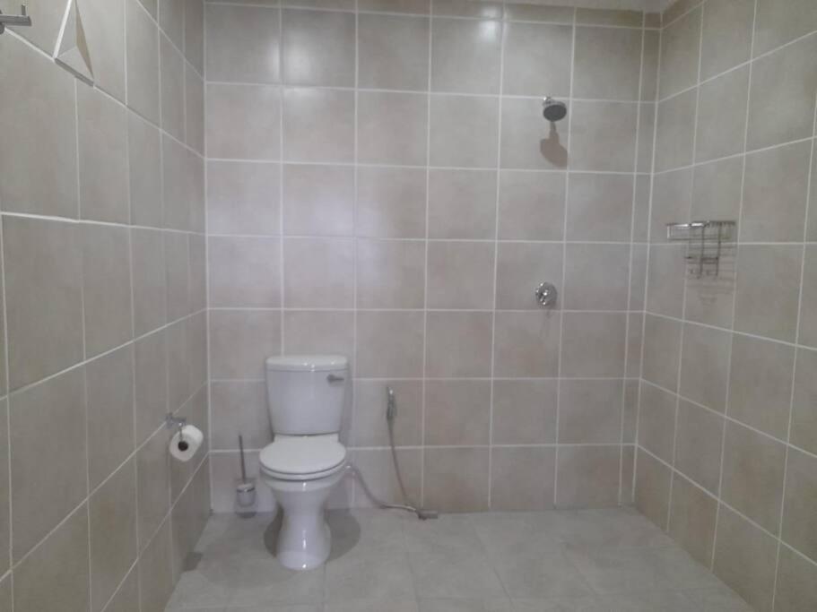 Spacious Poppy Studio in Zeekoeivlei, Cape Town view 5