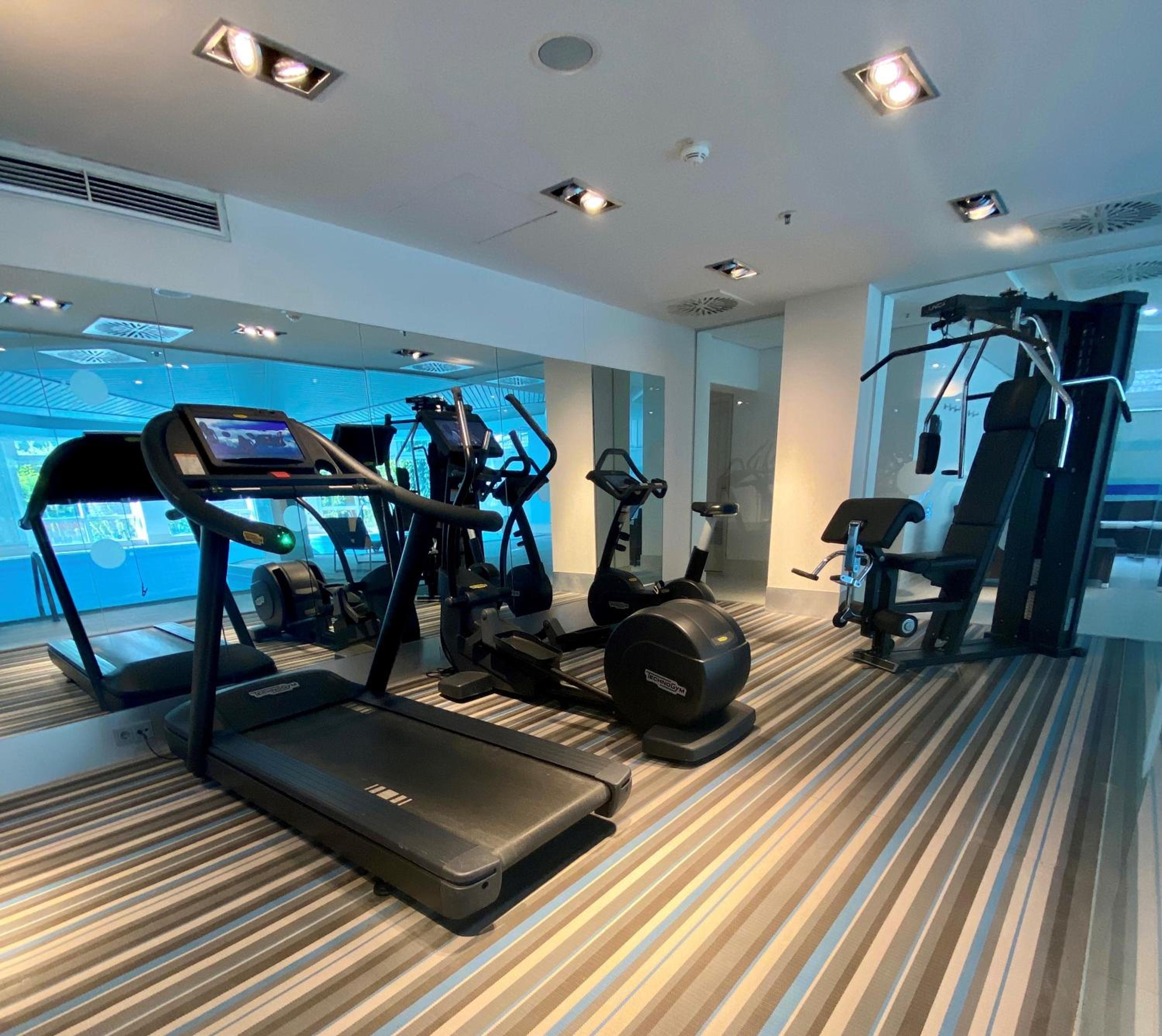 Neuss Vacations - Crowne Plaza Dusseldorf - Neuss, ein IHG Hotel - Property Image 3
